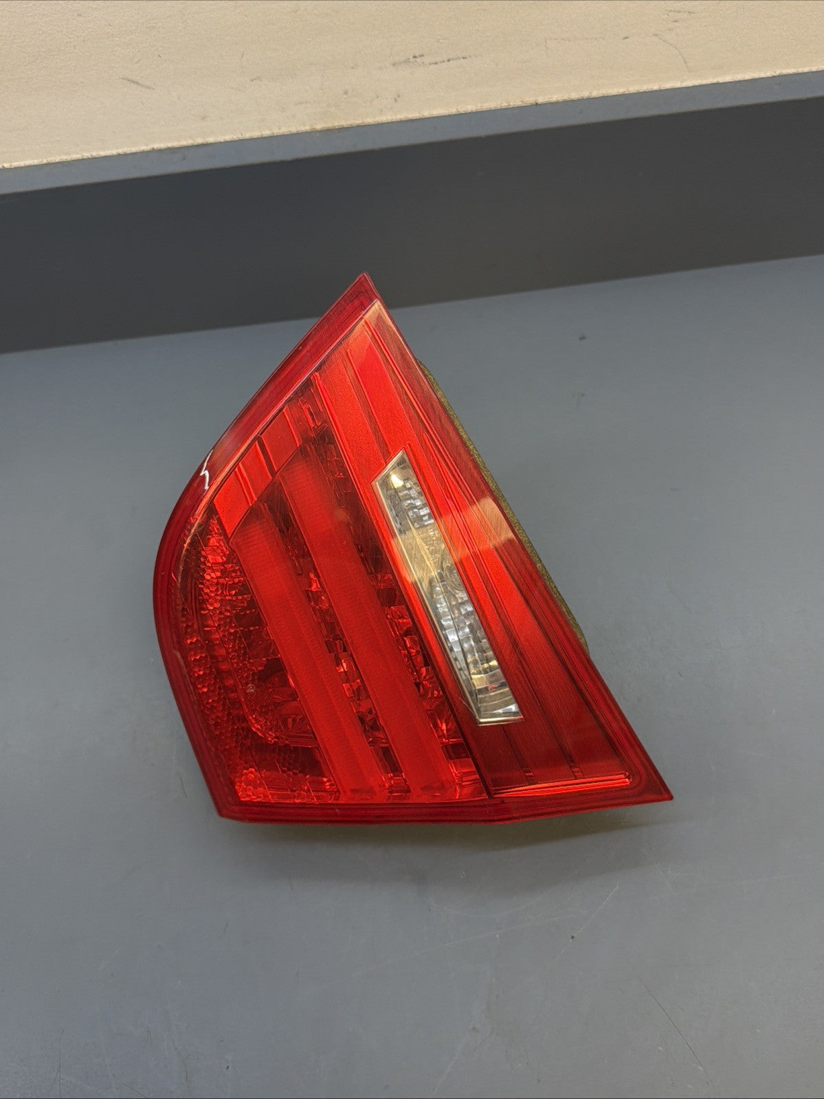 2009-11 BMW E90 LCI 3 Series Right Passenger Inner Trunk Tail Light 7289428 OEM