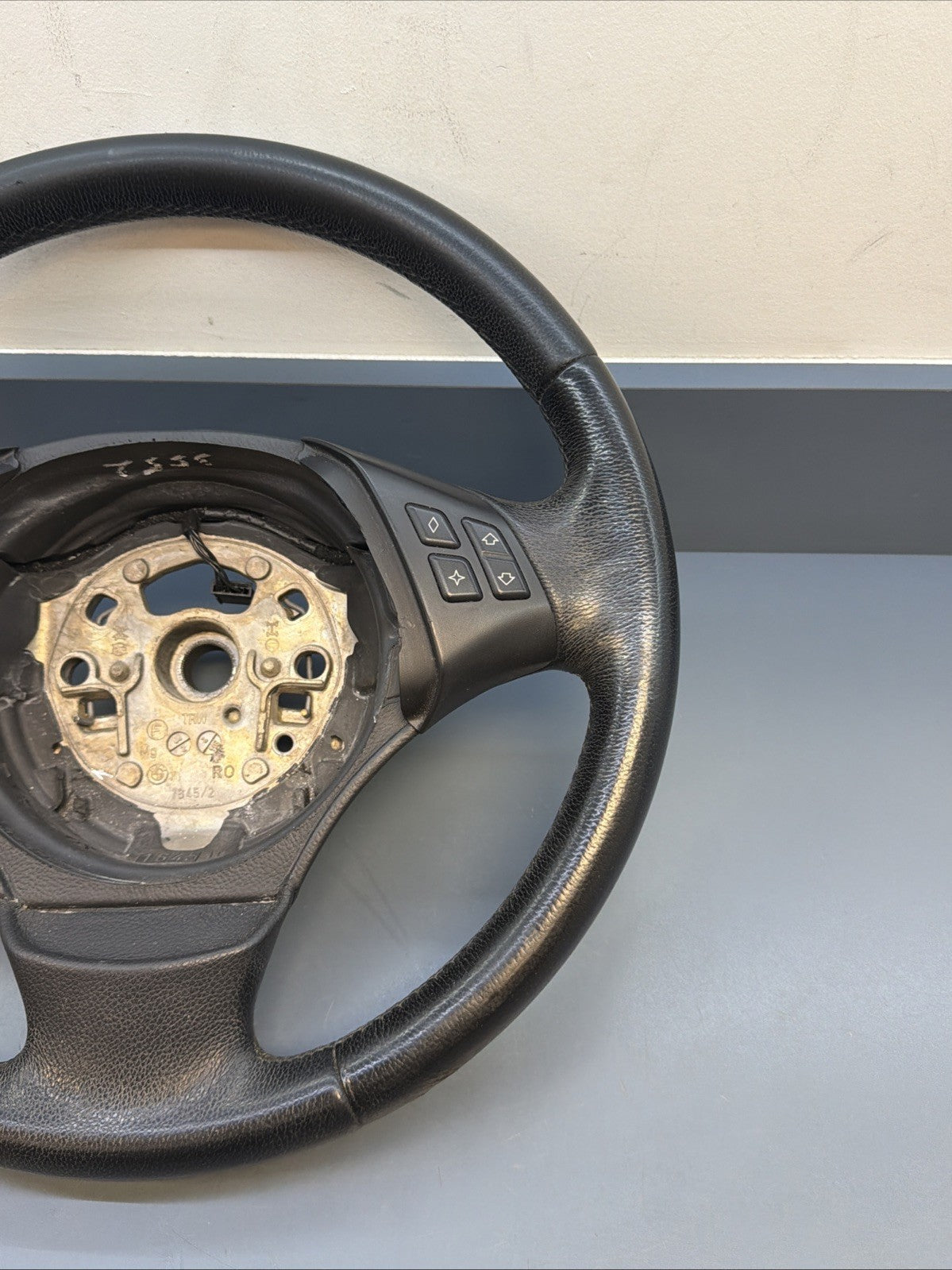 BMW E90 E91 E92 E93 2006-2012 325i 328i 330i 335i non-sport steering wheel OEM