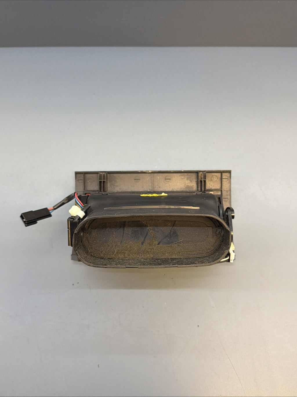 97-03 BMW E39 525i 528i 530i 540i Rear Interior Air Vent Grille 8376150 OEM