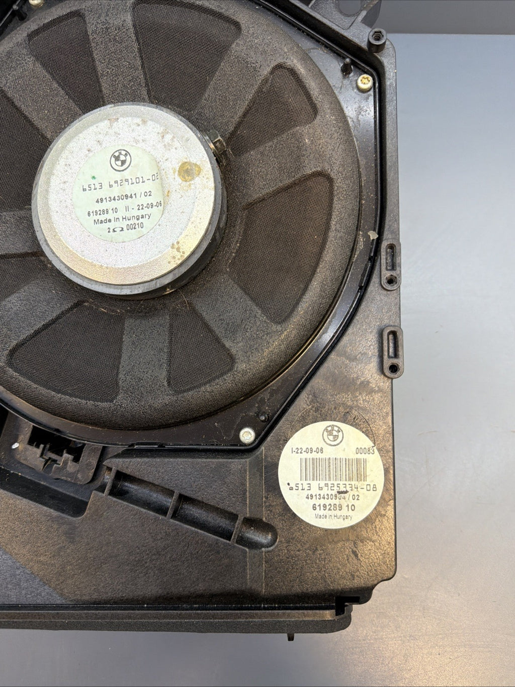 06–13 BMW E82 E90 E92 E93 HiFi Hi-Fi Bass Audio Speaker Subwoofer Right 6925334