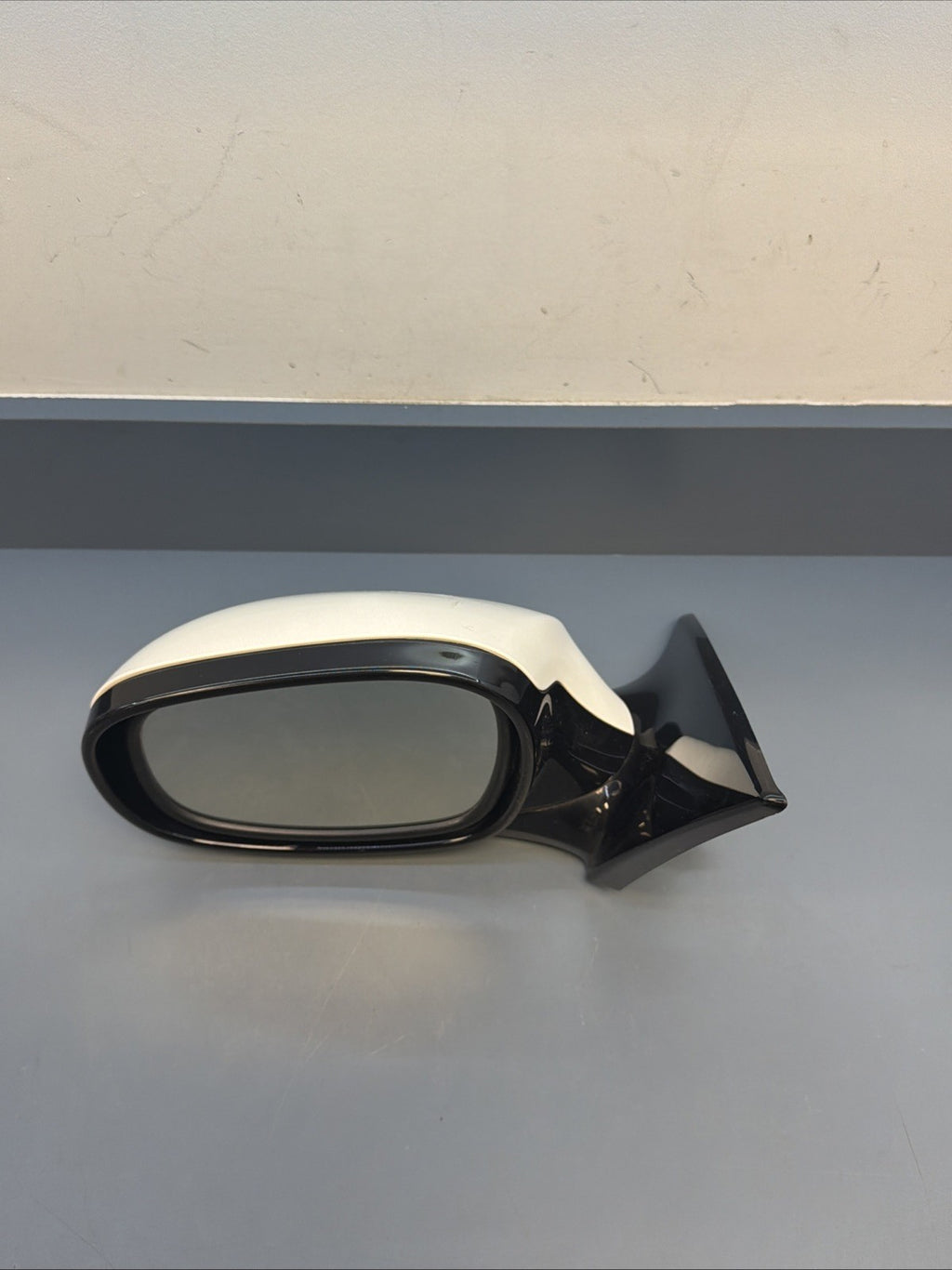 BMW 2009-2013 E90 LCI POWER LEFT DRIVER SIDE MIRROR WHITE OEM 7208146