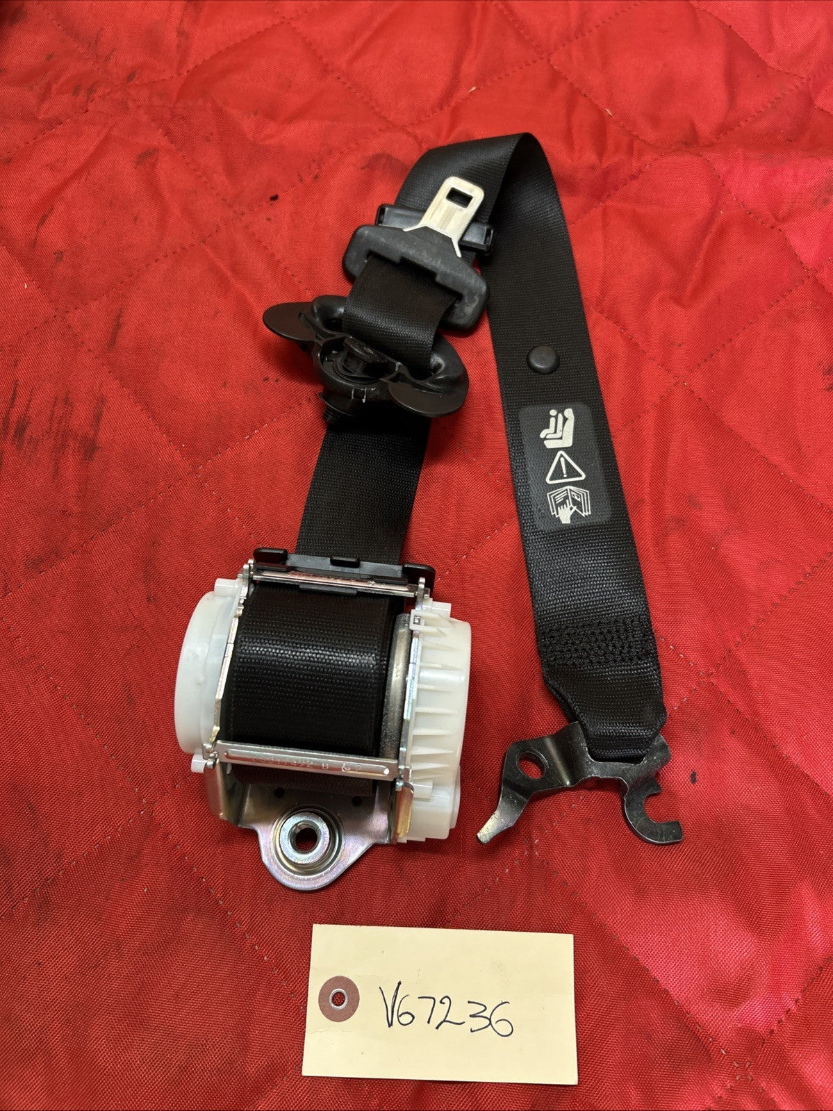 BMW 2006-2012 E90 3 SERIES FRONT LEFT DRIVER SEAT BELT RETRACTOR OEM 33017492