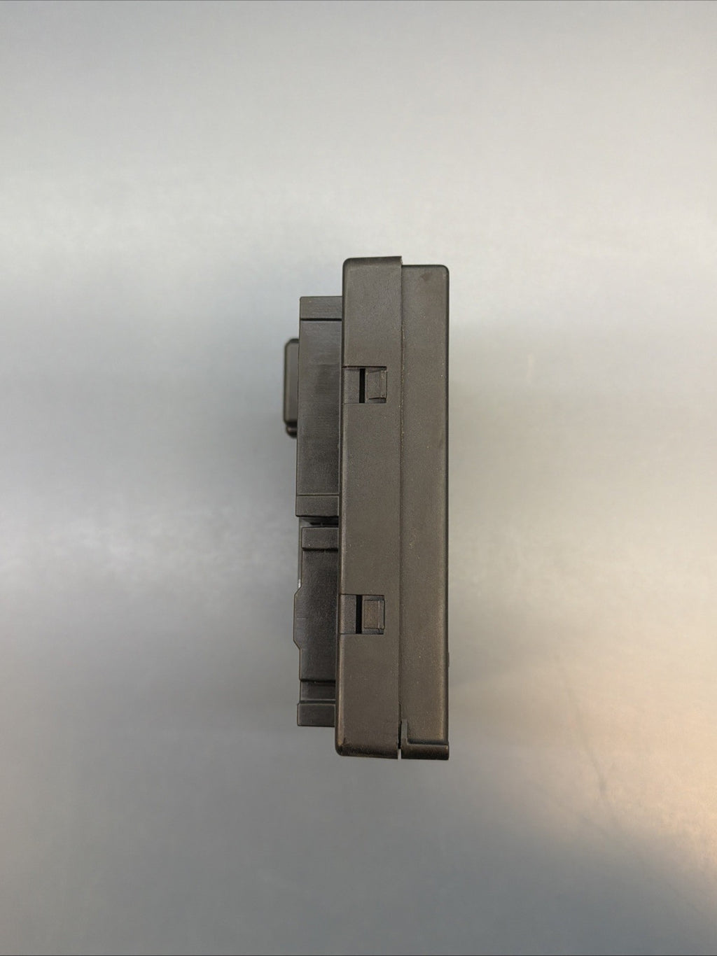 2003-2010 BMW X3 E83 2.5i 3.0si Chassis Control Module Fuse Box ECM 7560626 OEM