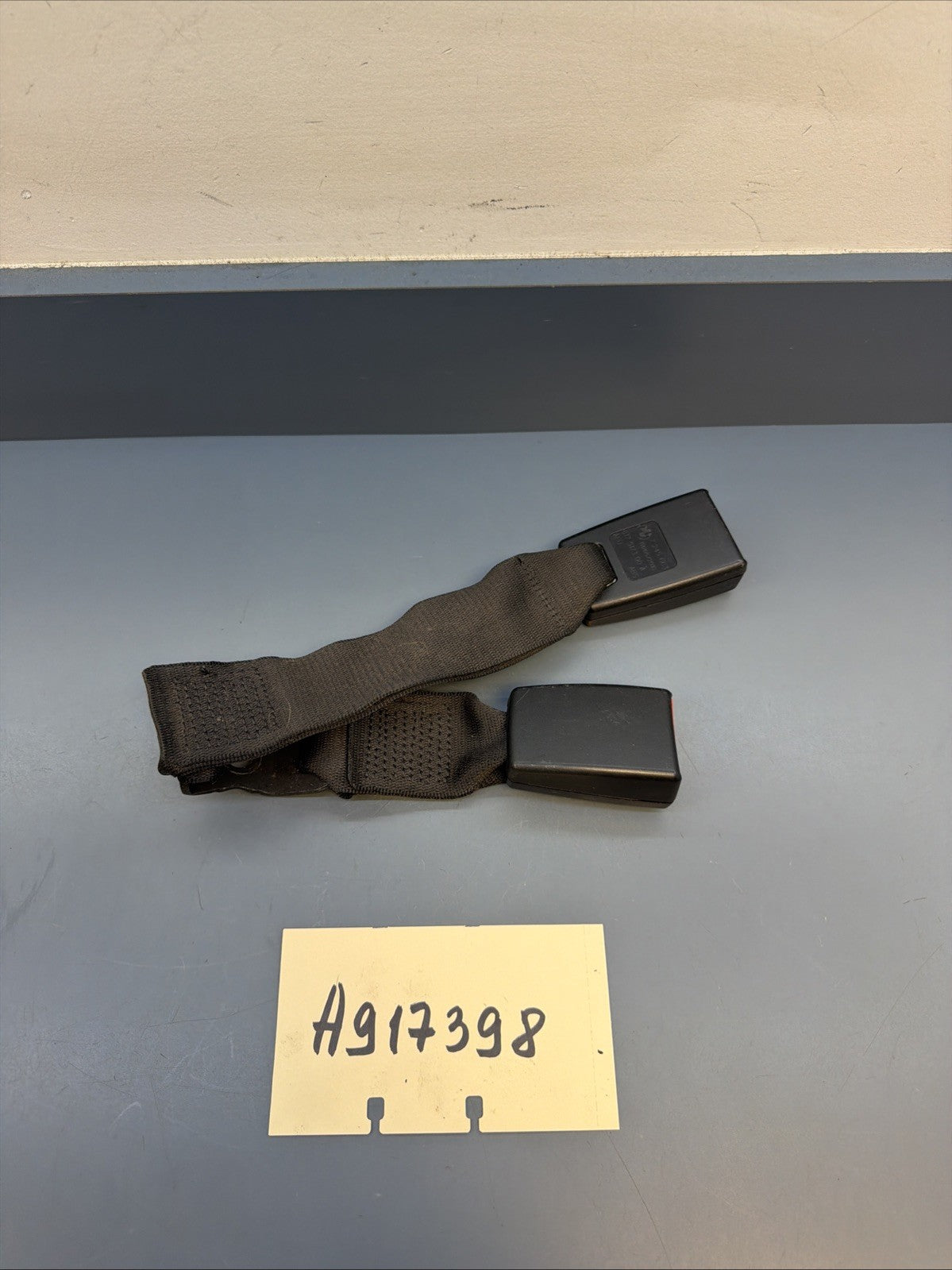 2009-2011 BMW E90 E91 3-Series Rear Center Seat Belt Buckle Catch OEM 7245663
