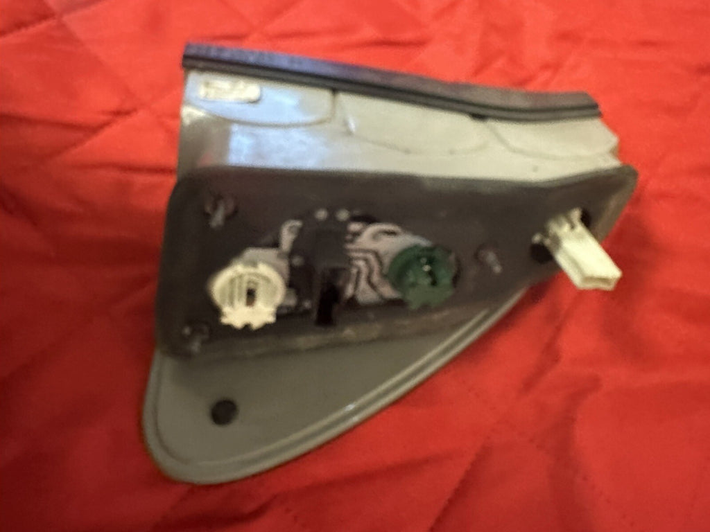 00-04 BMW X5 DRIVER SIDE LEFT OUTER TAIL LIGHT LAMP OEM 7158393