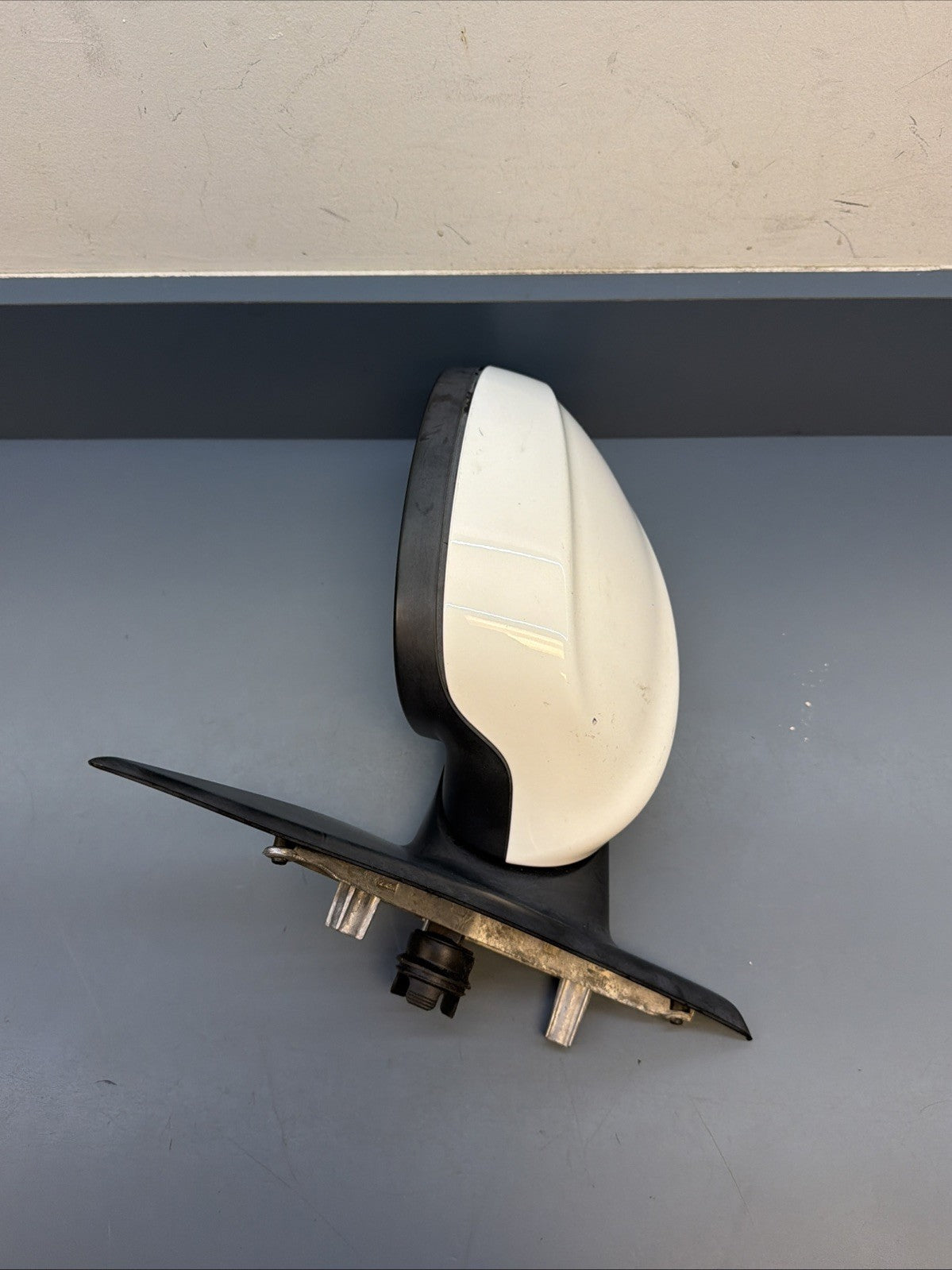 06-08 BMW E90 E91 325i Front Left Driver Side Rear View Mirror OEM White 