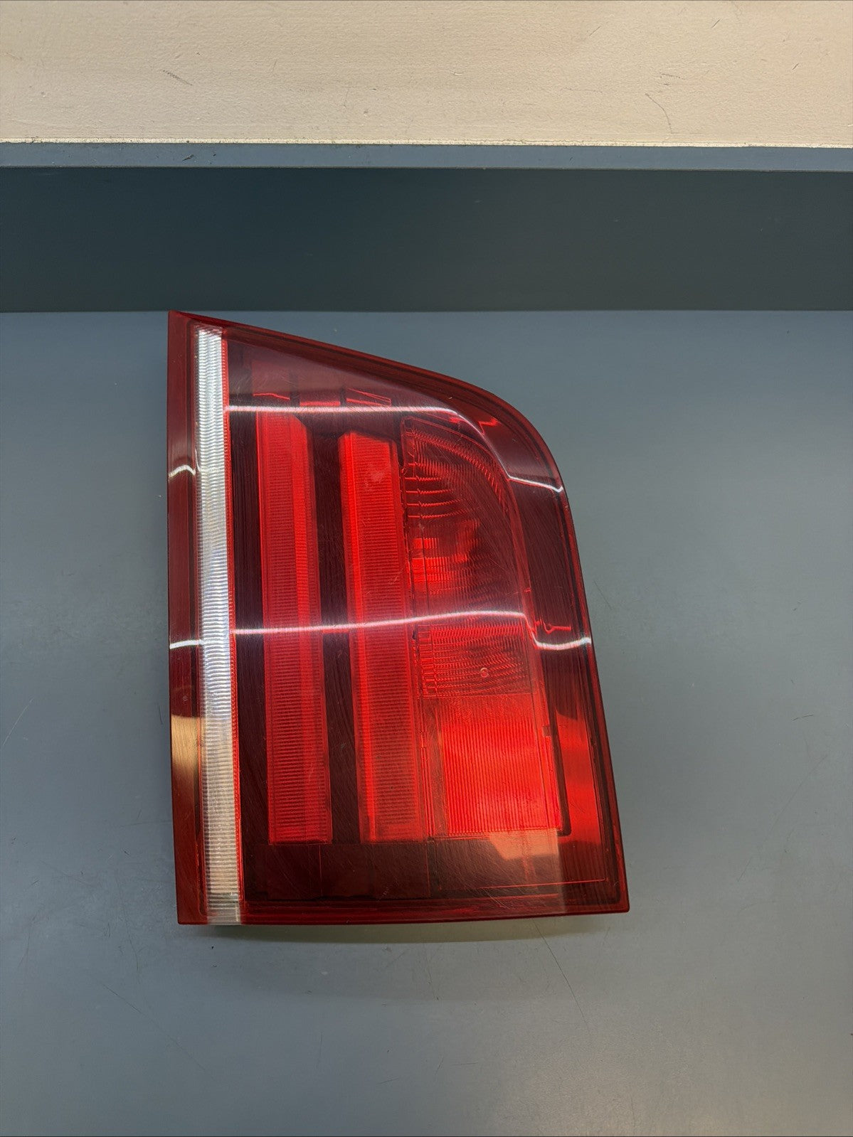2010-2013 BMW X5 E70 LCI REAR TAIL LIGHT LEFT DRIVER SIDE INNER 7227793