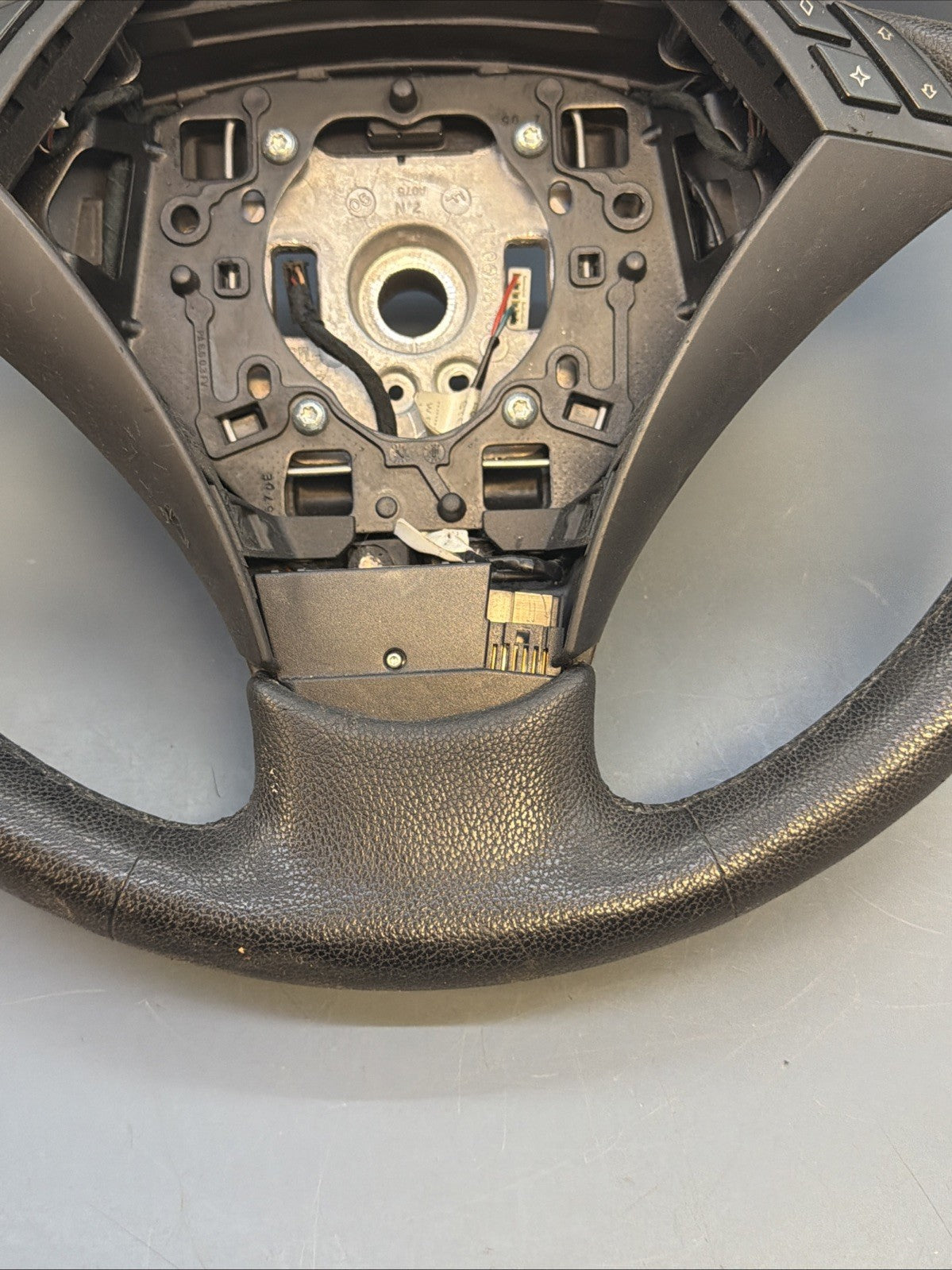 BMW OEM E60 525I STEERING WHEEL LEATHER BLACK 6953322