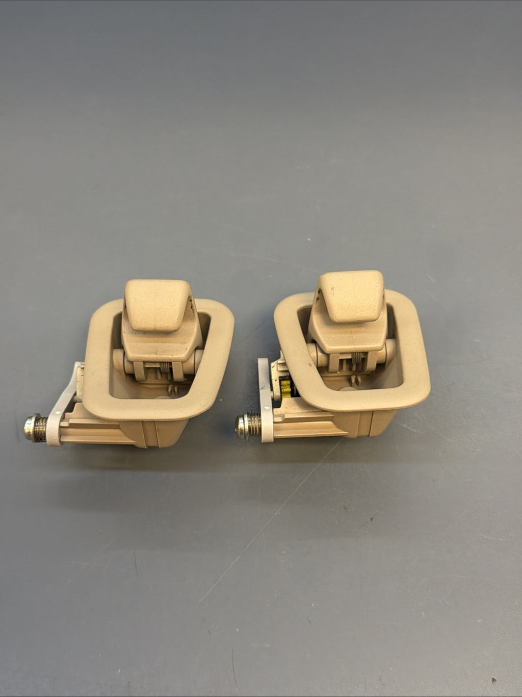 2007-2012 BMW 328i COUPE E92 - CEILING HOOK HANGER 7008000 BEIGE