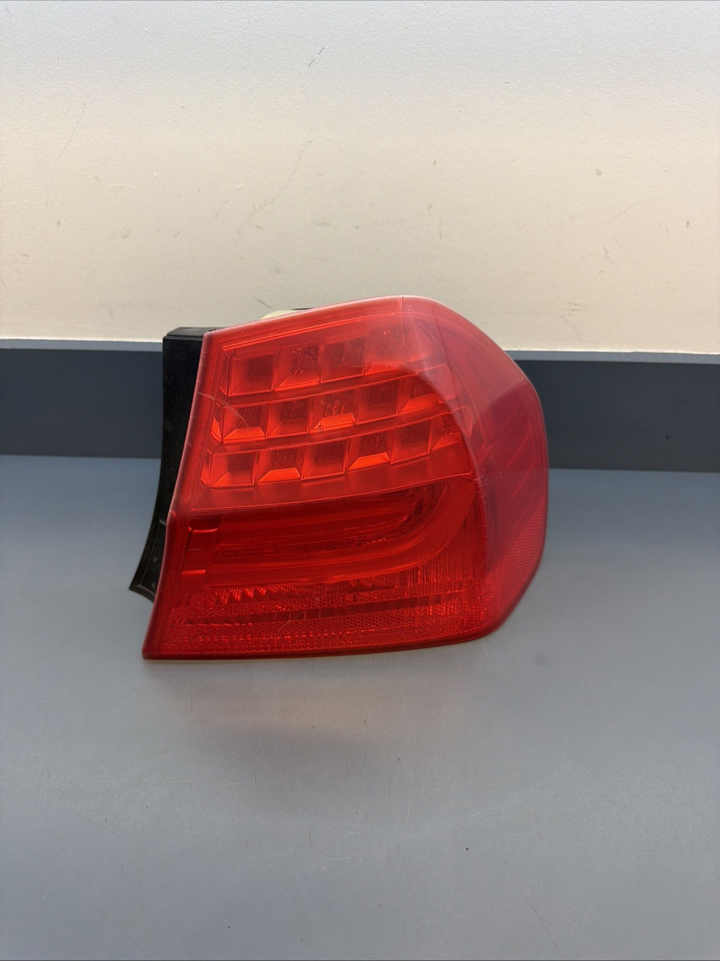 09-11 BMW E90 335i 328i Rear Right Passenger Side Outer Tail Light 4871736 OEM