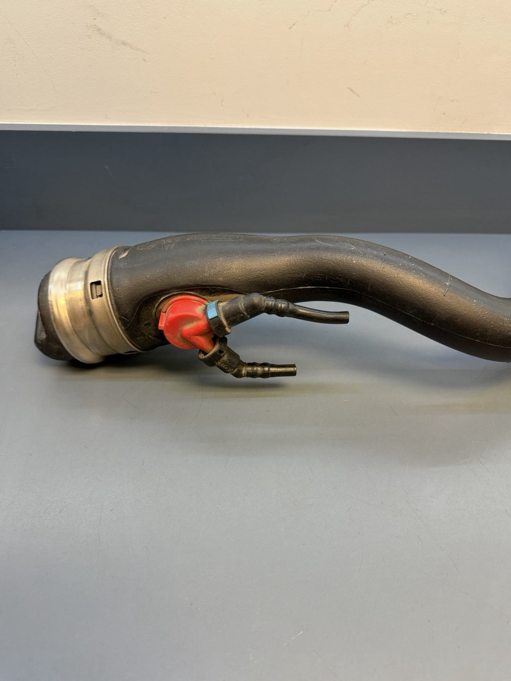 07-13 BMW 328i 335i M3 Coupe/Convertible Fuel Filler Neck 7188074 OEM