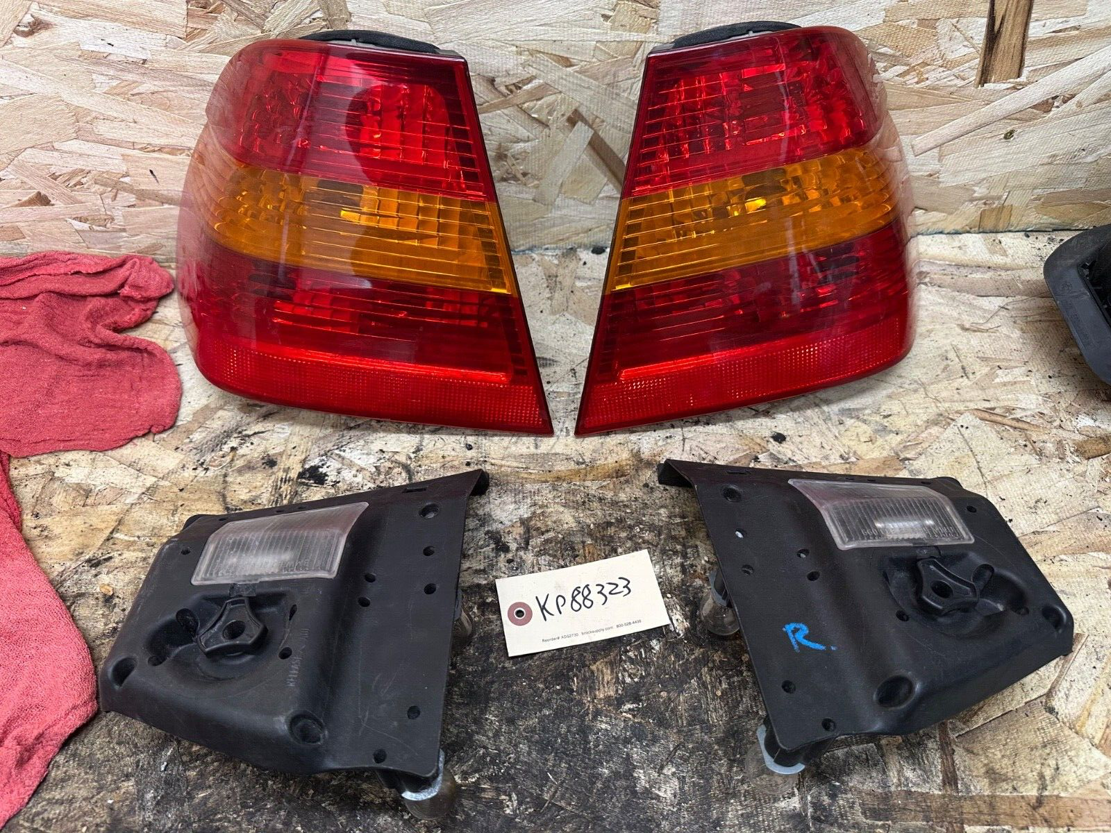 BMW E46 1999/2005 REAR TRUNK TAIL LIGHT L+R COMPLETE OEM BMW 6946533/6946534