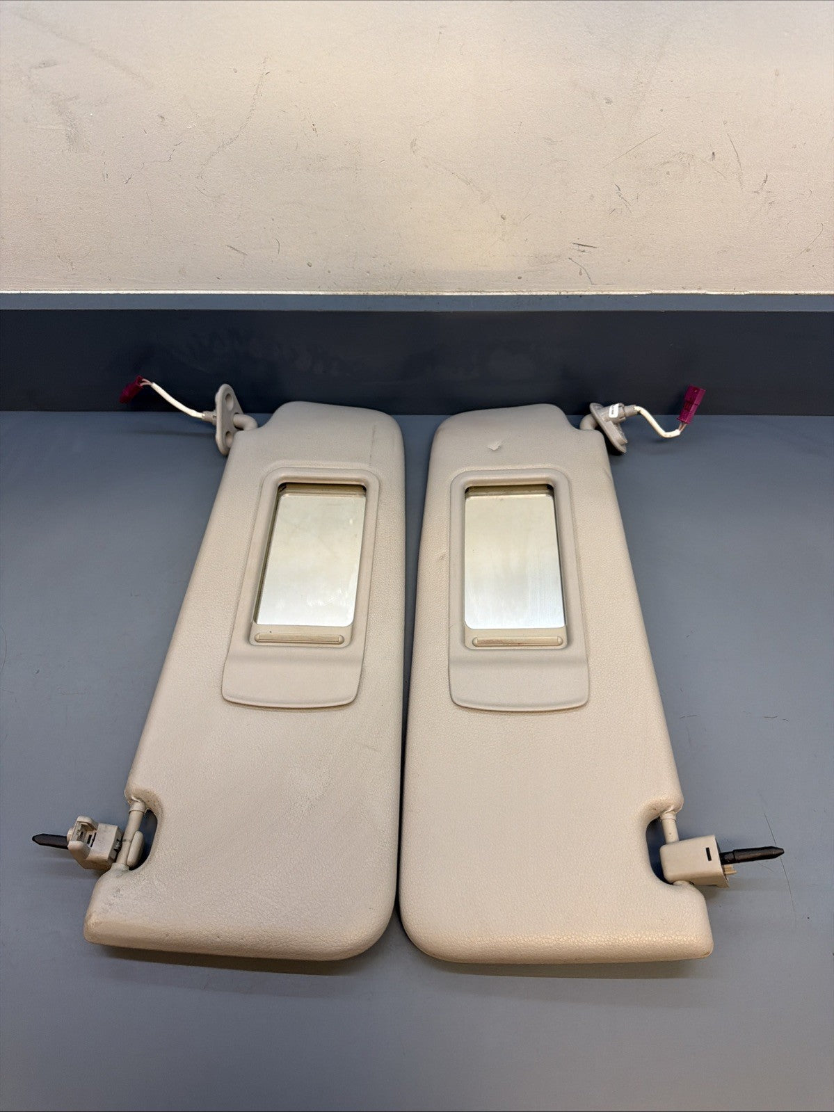 BMW E90 E91 E92 E93 Sun Visor Set OEM – Driver & Passenger Gray 6957369 6957370