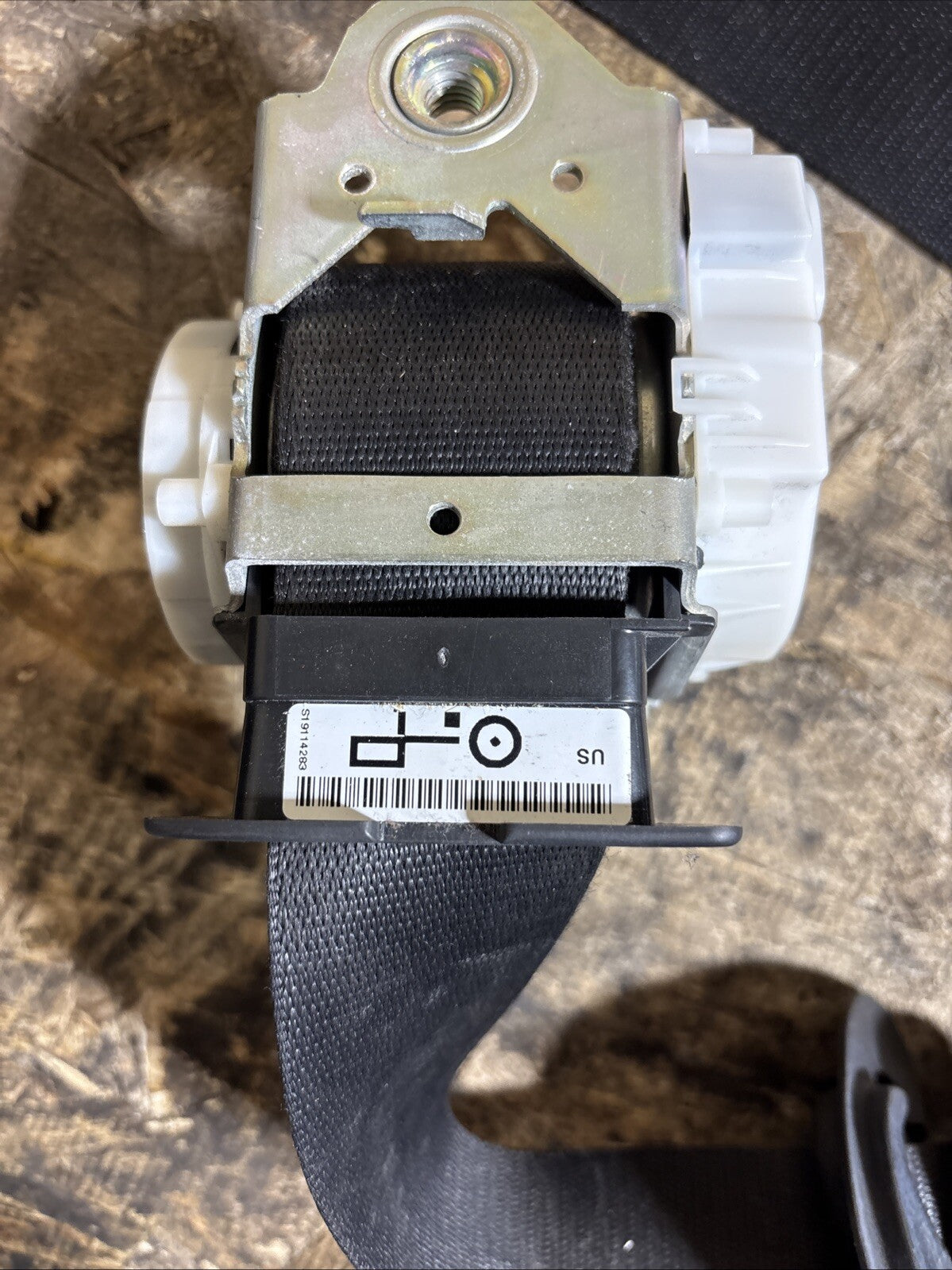 07-13 BMW 3-SERIES FRONT LEFT SEAT BELT RETRACTOR OEM 34023561