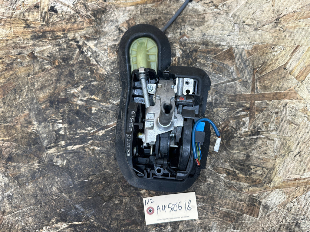 BMW 06-13 E90 AUTOMATIC TRANSMISSION GEAR SHIFTER/SELECTOR BLACK OEM 756365802