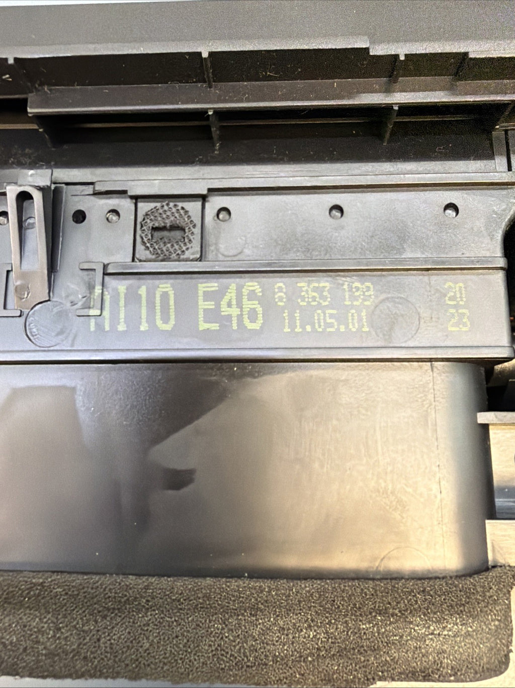 1999-2006 BMW E46 3 Series 325i Center Dash AC Air Vent Assembly 8363199 OEM