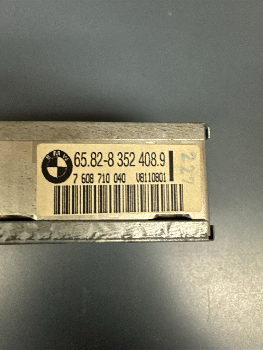 BMW E38 7-Series Information Display Radio Module Control Unit Panel 8352408