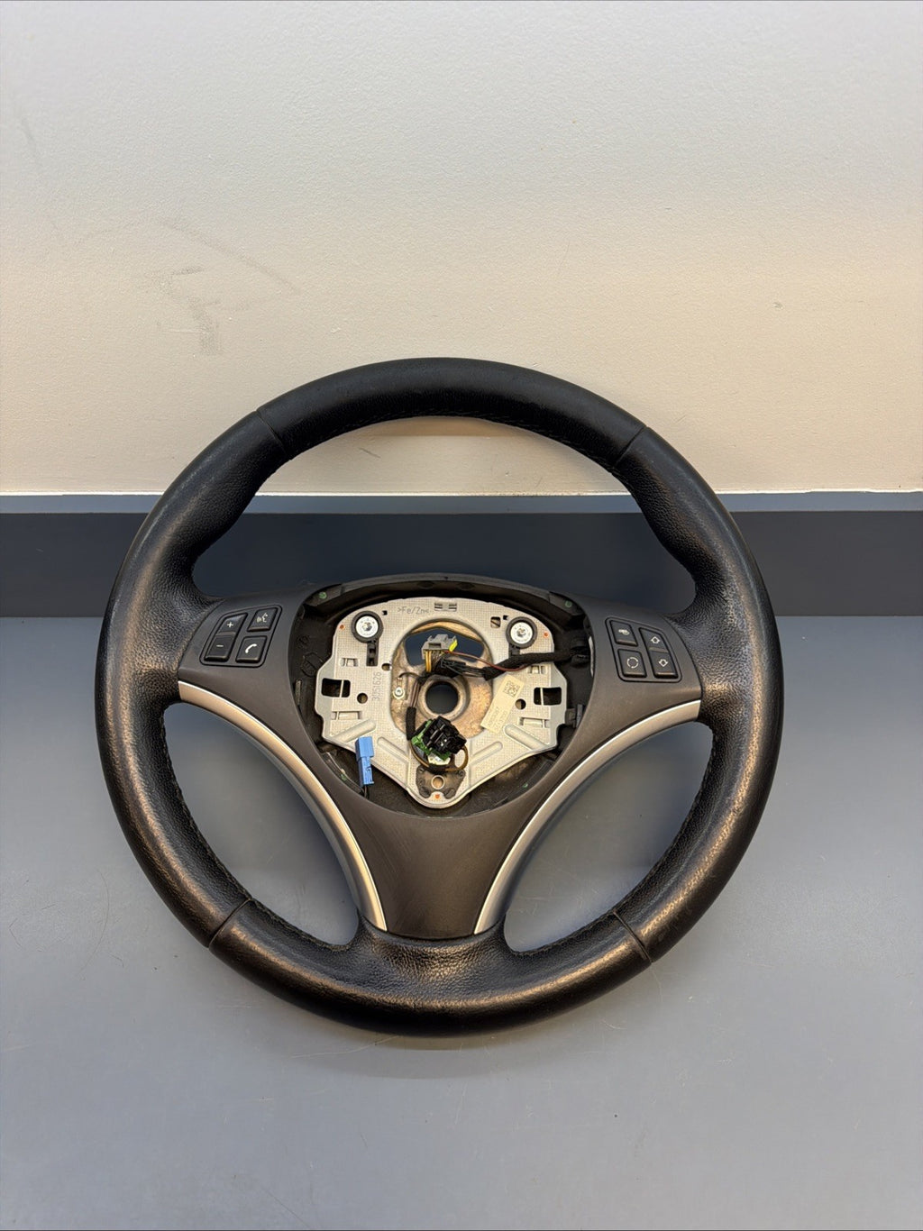 07-11 OEM BMW E82 E90 E92 E93 X1 328 335 Sport Leather Heated Wheel 6795576