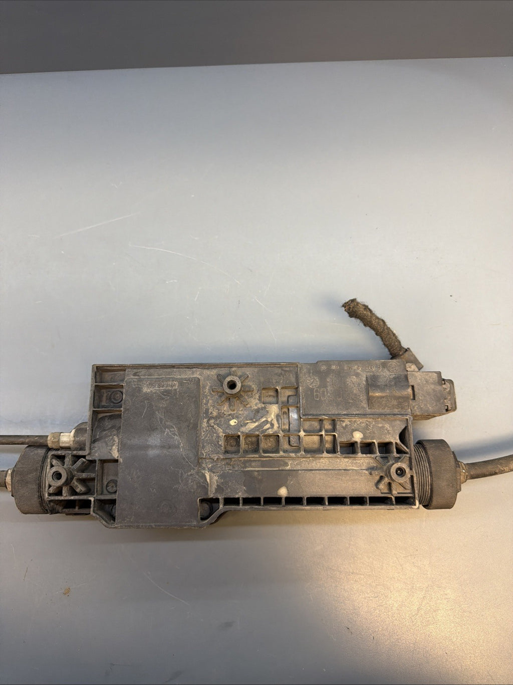 09-15 BMW F01 F02 750i 750Li Emergency Parking Brake Actuator Motor 6784651