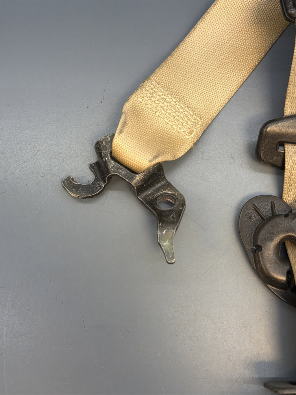 07-11 BMW E90 328 335 Front Driver Seat Belt Retractor 33059848 OEM BEIGE