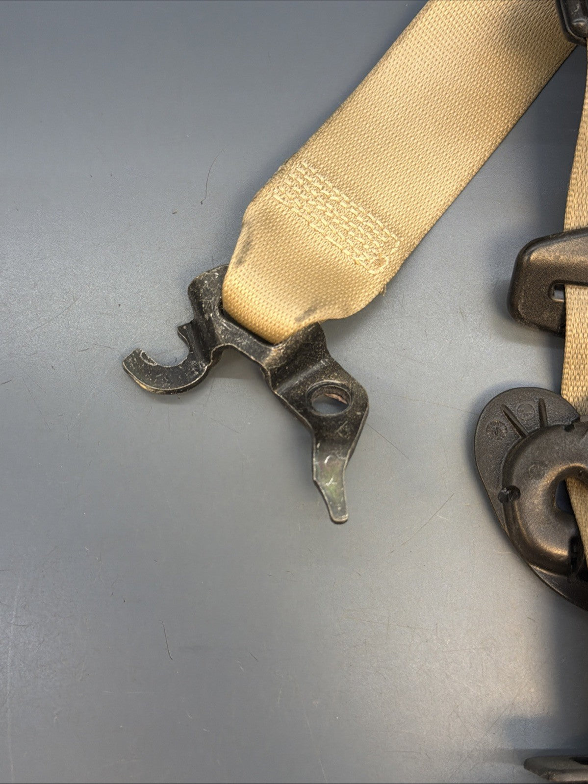 07-11 BMW E90 328 335 Front Driver Seat Belt Retractor 33059848 OEM BEIGE