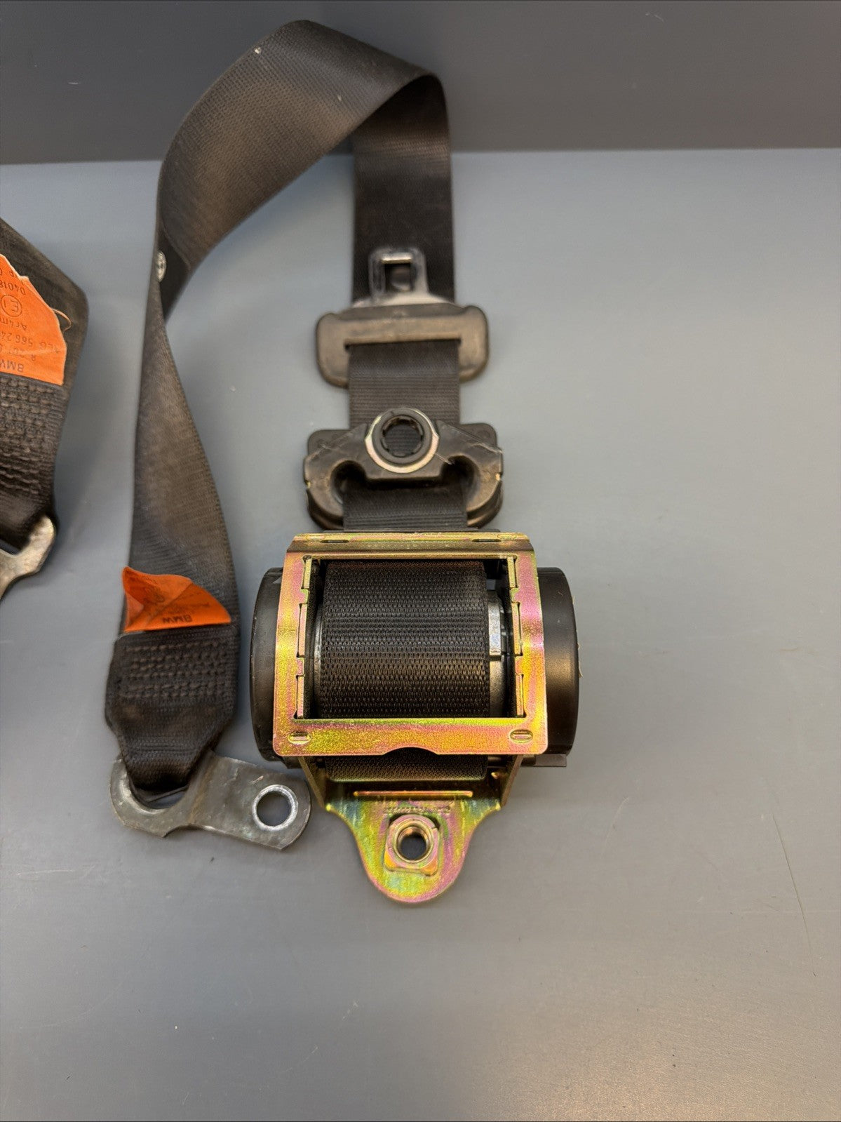 BMW E46 SEDAN Rear Left and Right Seat Belt Retractor Set 8201017