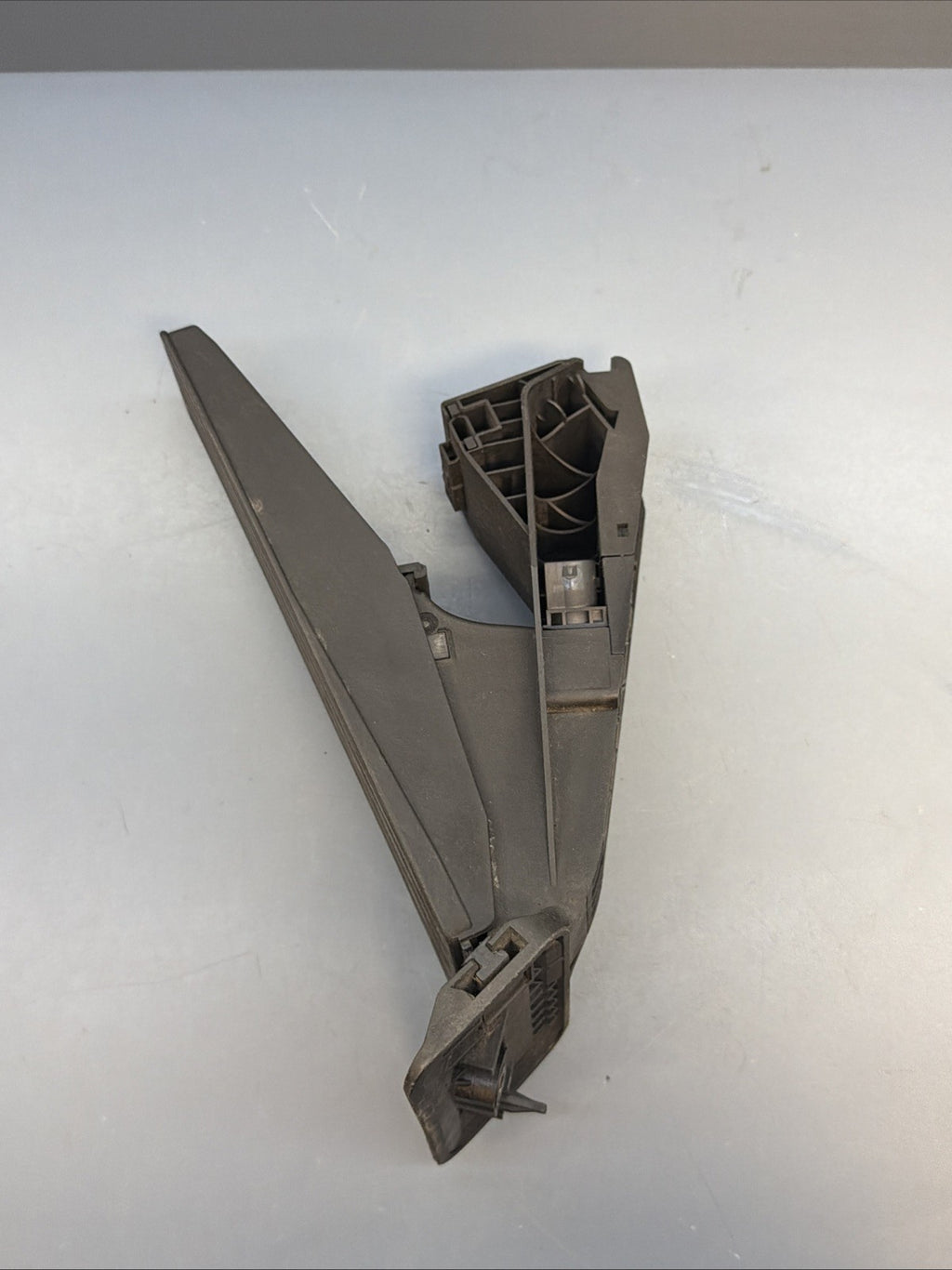 10-17 BMW 528 535 550 640 650 740 750 THROTTLE ACCELERATION GAS PEDAL 6858574