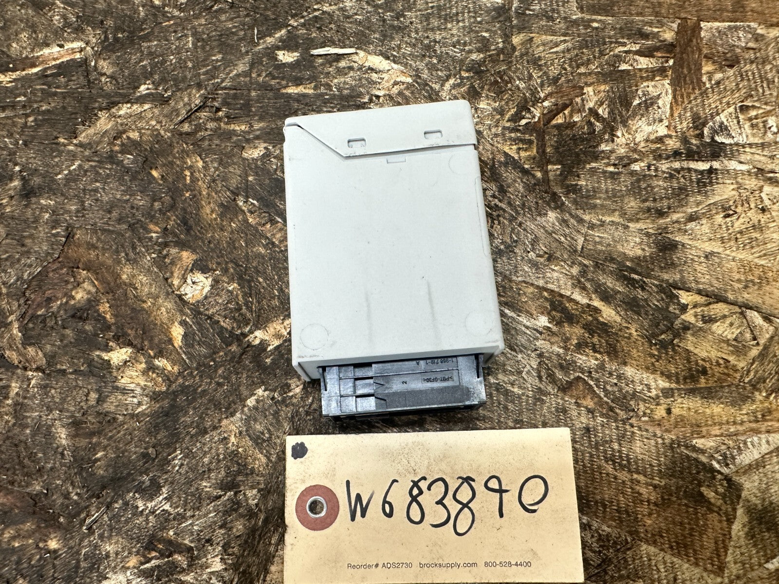 BMW 2003-2010 E83 X3 TIRE PRESSURE MONITOR CONTROL MODULE OEM 6775835