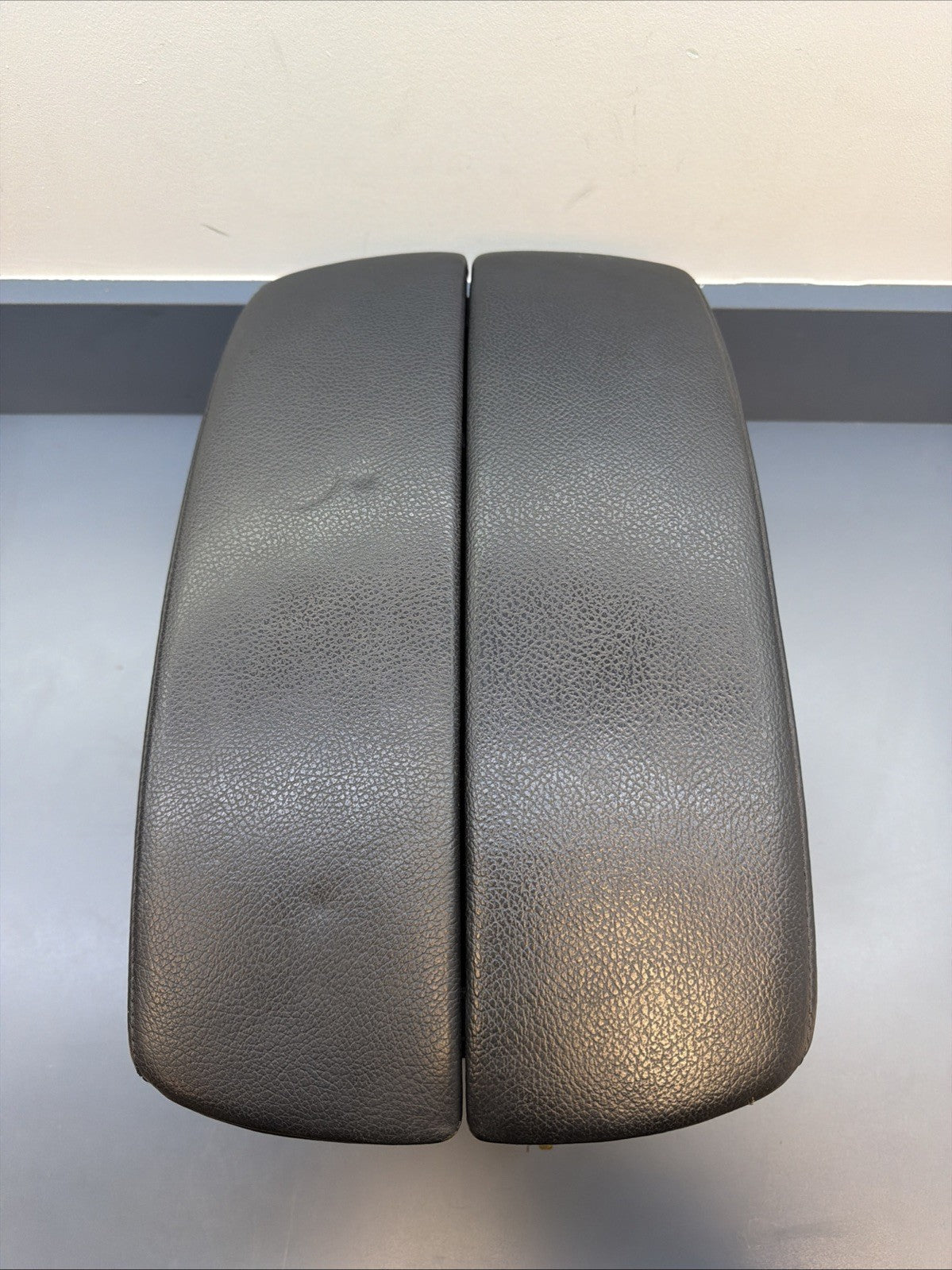 2007-2013 BMW X5 - Front Center Armrest / Storage BIN 9115083