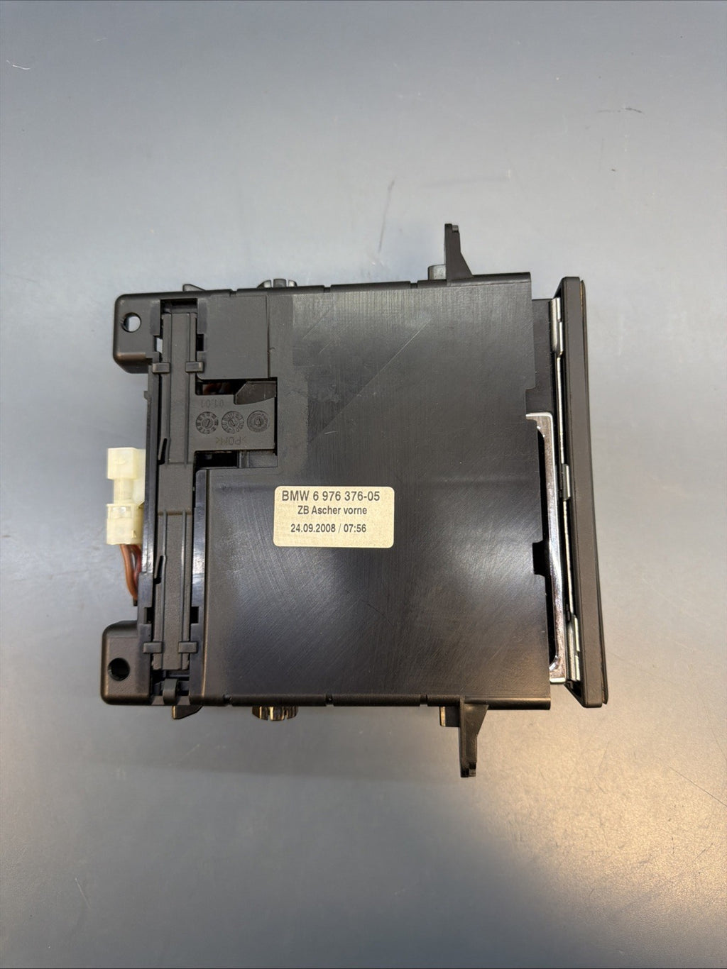 07-10 BMW E60 528i 530i 535i M5 Front Center Console Ash Tray Assy 6976376 OEM