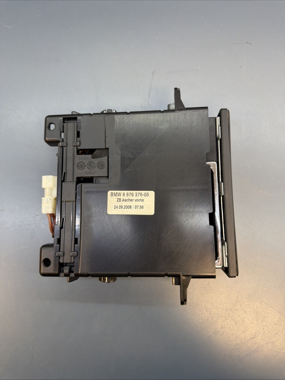 07-10 BMW E60 528i 530i 535i M5 Front Center Console Ash Tray Assy 6976376 OEM