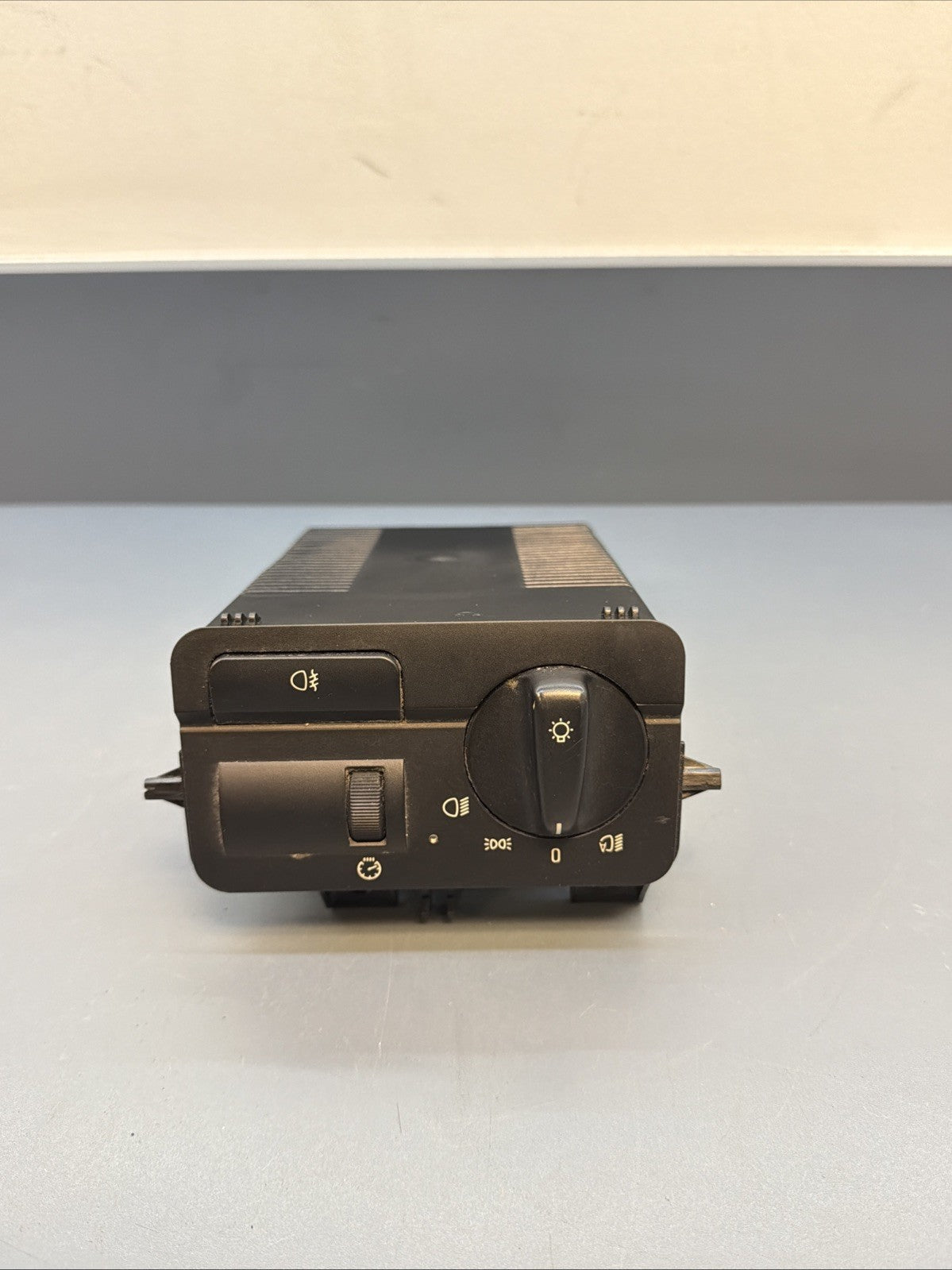 BMW E46 M3 325 LCM HEADLIGHTS AUTOMATIC LIGHT SWITCH CONTROL LCM 6923493