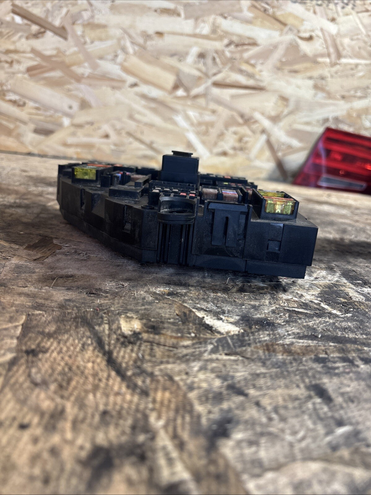 2011-2016 BMW F10 5 Series 528 535 550 Rear Fuse Distribution Box 9264923-01 OEM