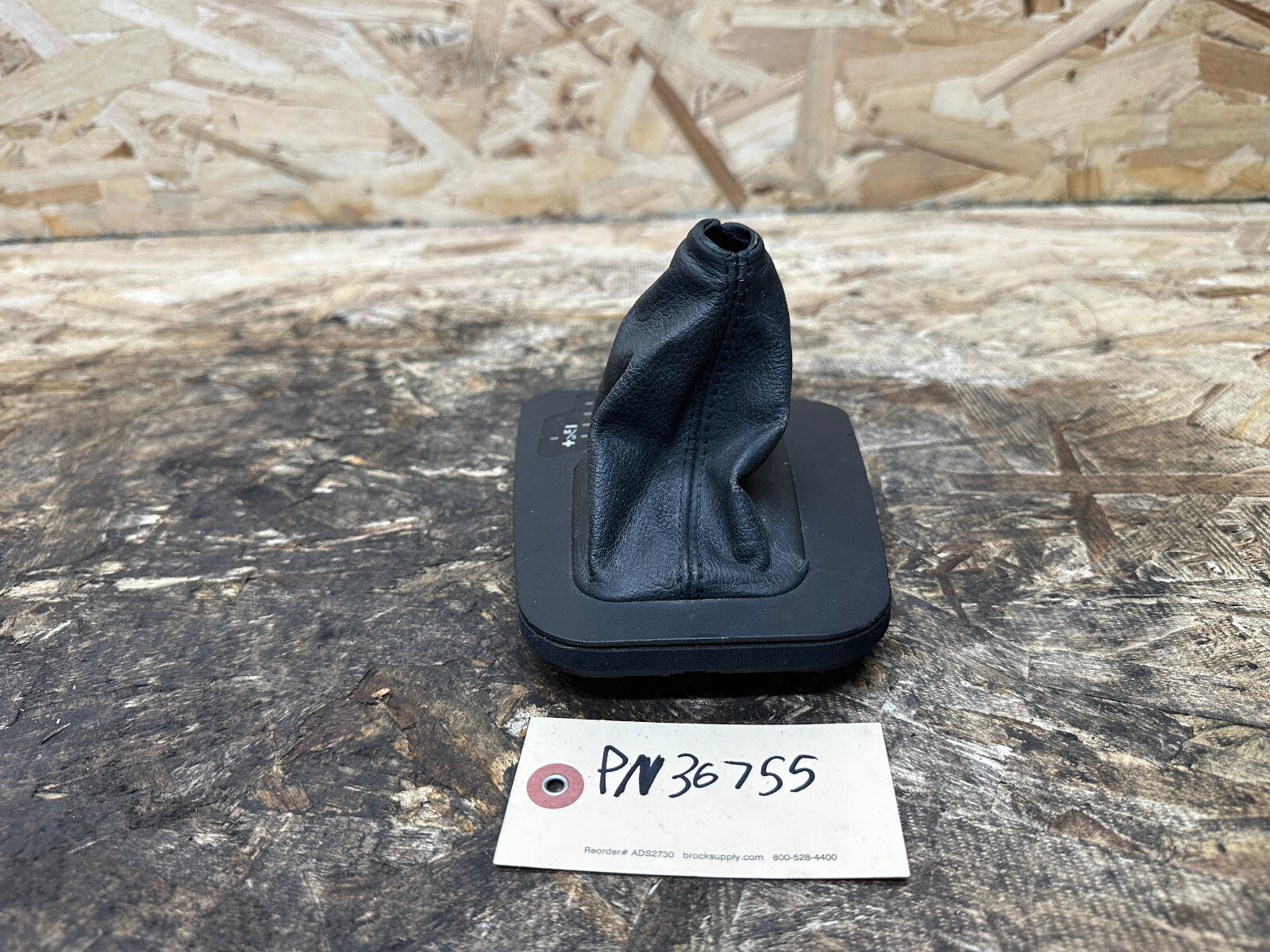 BMW 99-06 3 SERIES CENTER CONSOLE AUTOMATIC TRANS SHIFT BOOT+TRIM 7060677