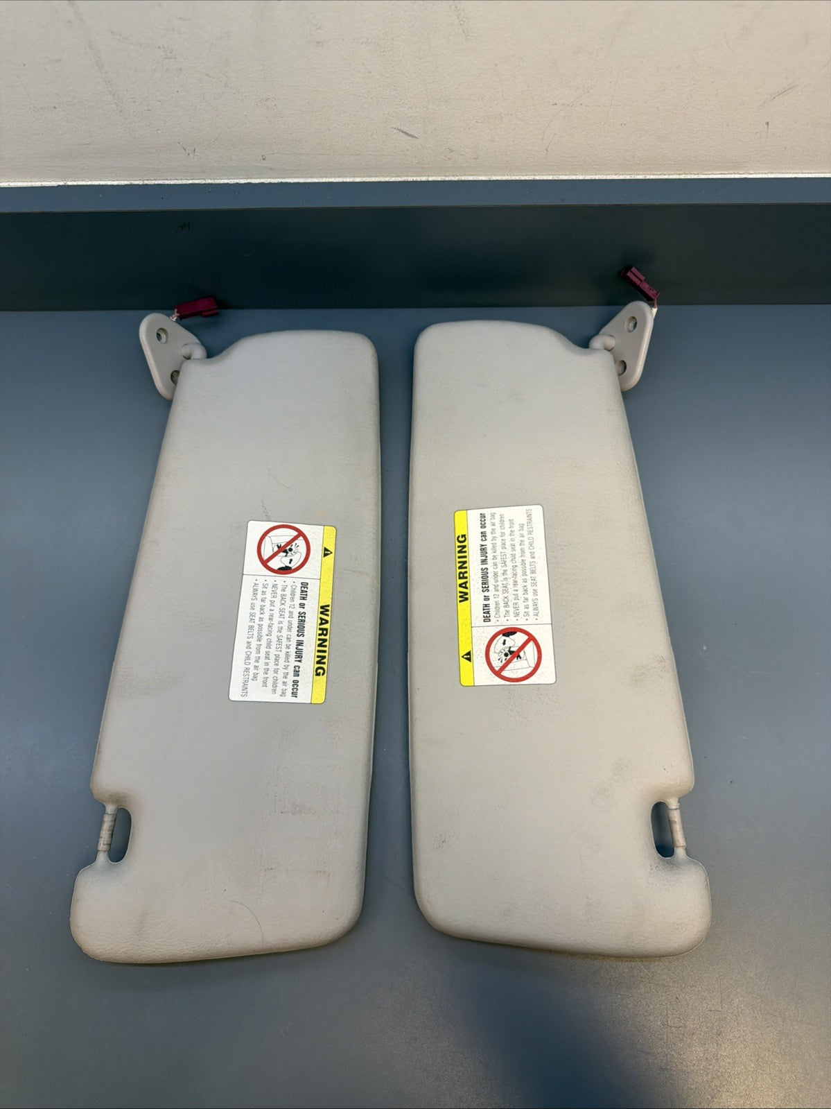 00–05 BMW E46 325i Right & Left Light Sun Visor Mirror Leather Set OEM 6905983