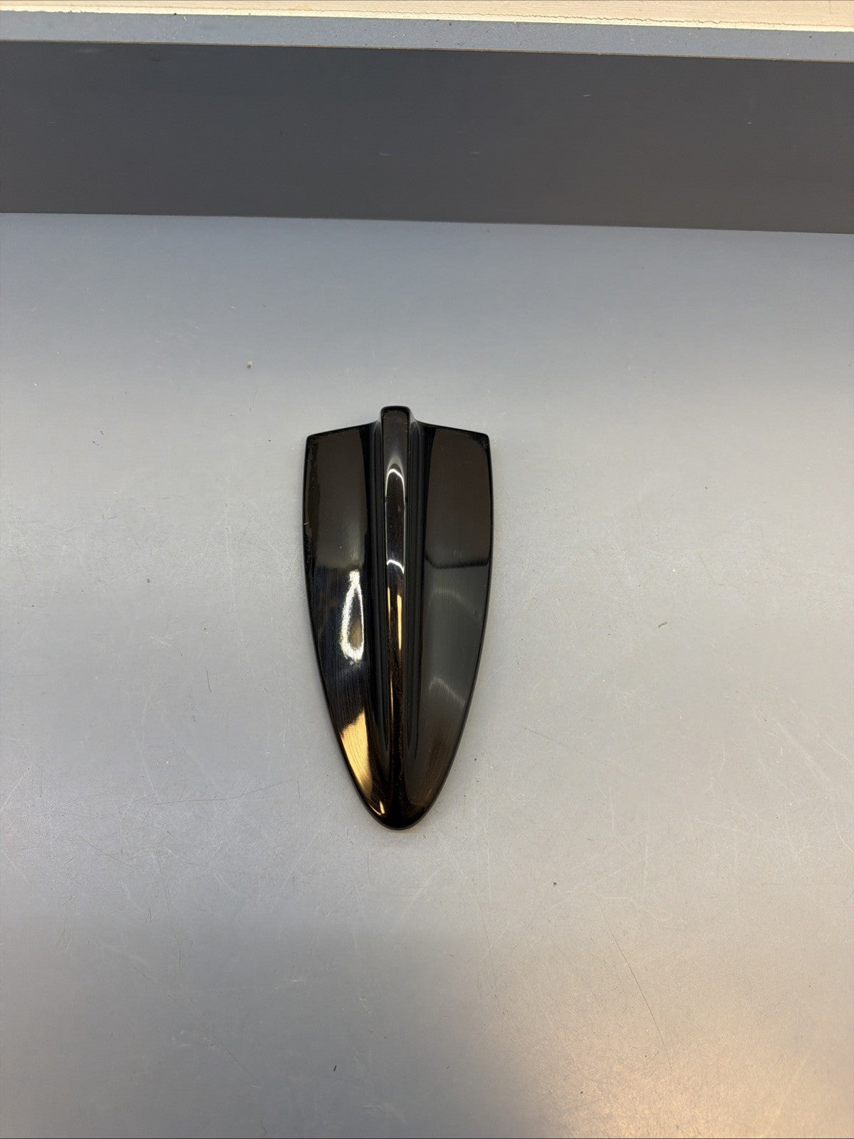 07-13 BMW E90 E92 3-SERIES ROOF SHARK FIN ANTENNA COVER 6972310 OEM