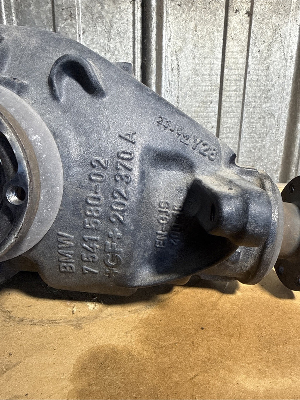 BMW REAR DIFFERENTIAL E90 328 MANUAL SERIES 3.23 FINAL DRIVE 7566183