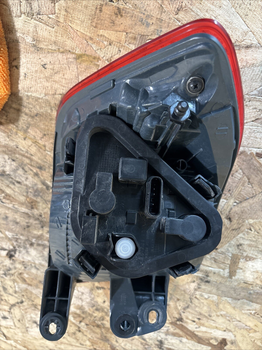 7259896 | 2012 - 2015 BMW 3 Series 320i 328i 335i OEM Passenger Taillight Right