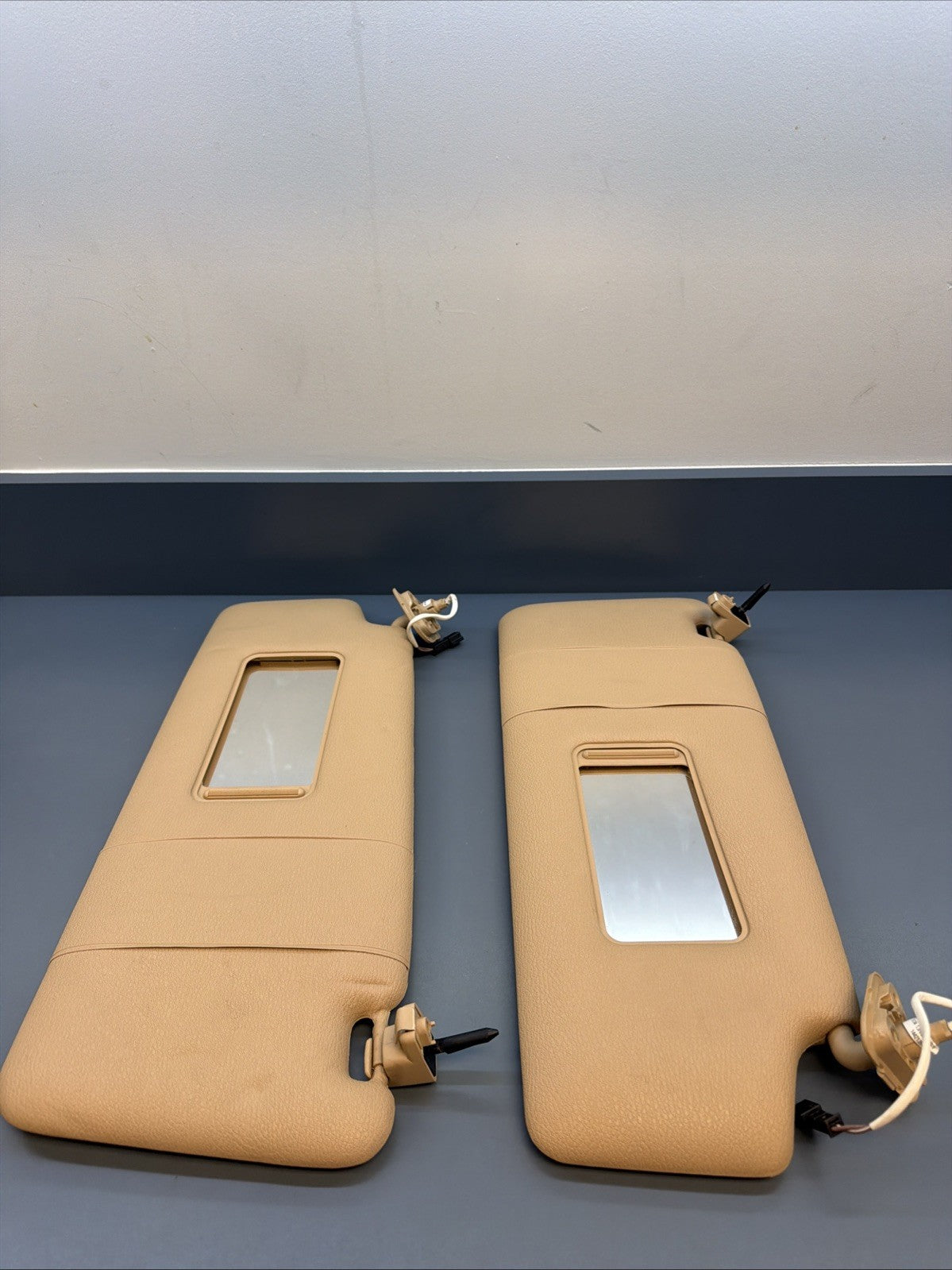 2010 BMW X3 E83 SUN VISOR PAIR 8373575