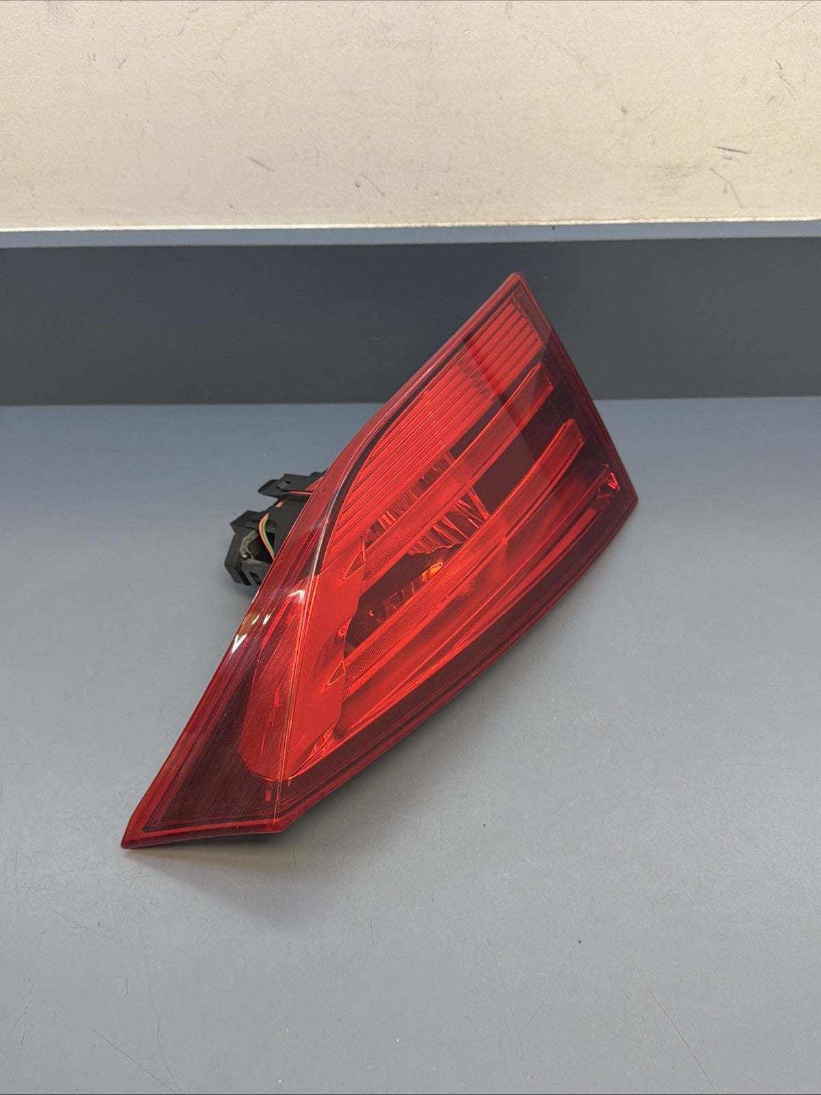 2012-2015 BMW X1 E84 LEFT SIDE DRIVER INNER TAIL LIGHT OEM 2990113