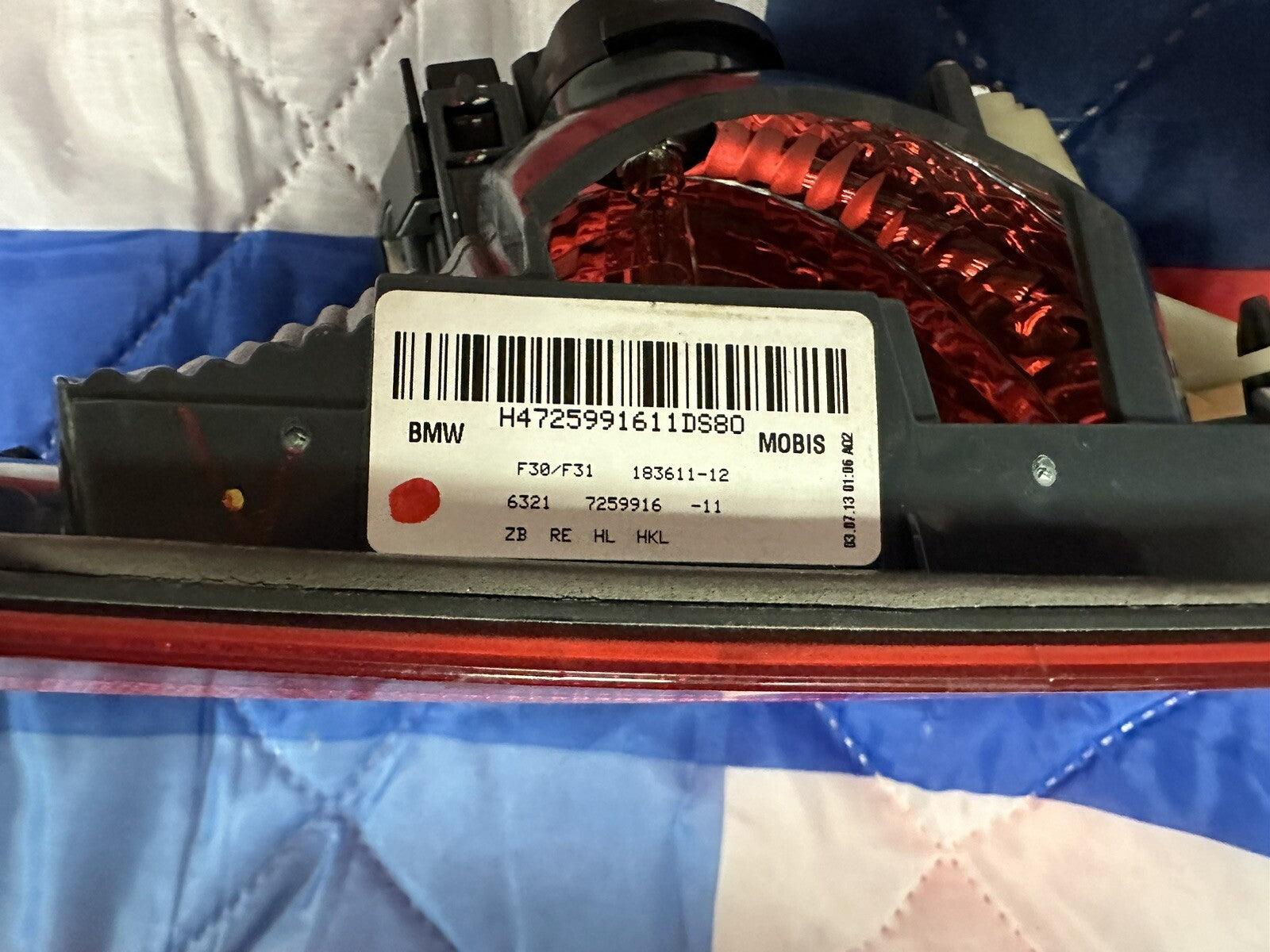 12-15 BMW 3 SERIES F30 F31 RIGHT SIDE INNER TRUNK LID MOUNTED TAILLIGHT OEM