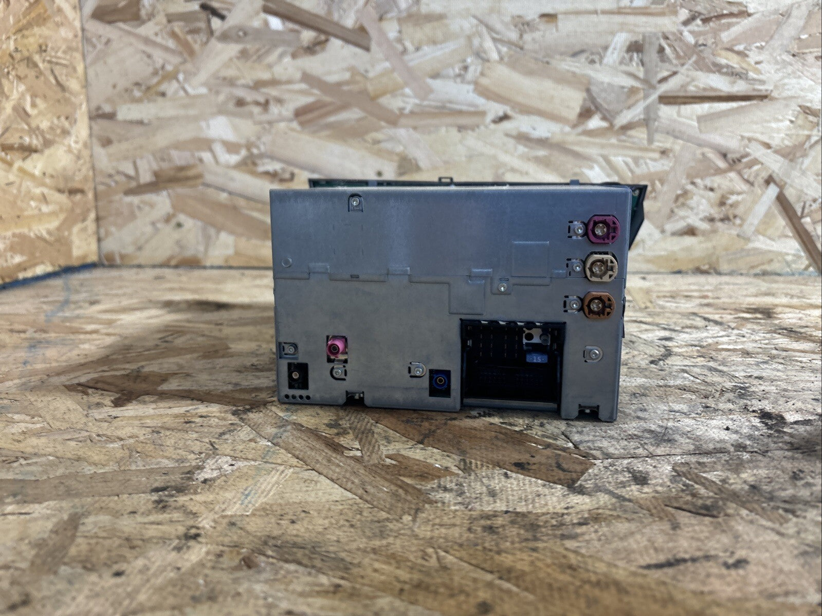 2010 BMW X5 3.5D. Diesel E70 - Radio Receiver - OEM 9222857