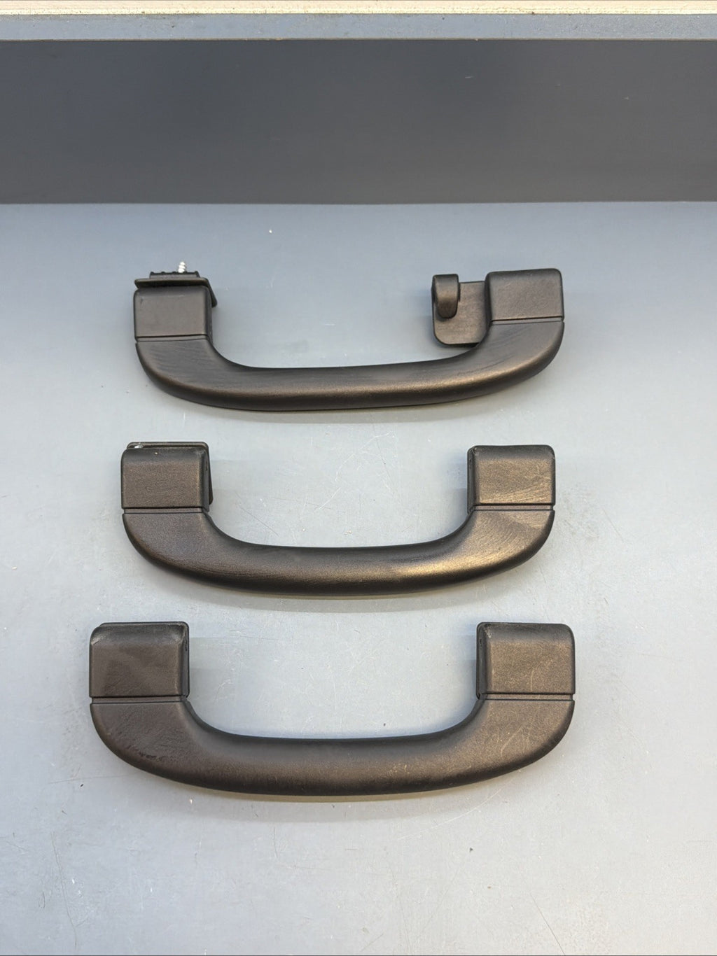 12-15 BMW X1 E84 FRONT LEFT OR RIGHT SIDE UPPER ROOF GRAB HANDLE BLACK 9143516