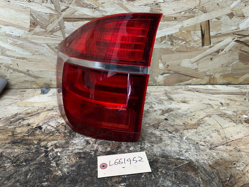 BMW 2011-2014 E70 LCI REAR RIGHT+LEFT SIDE OUTER TAIL LIGHT SET OEM 7227792+1
