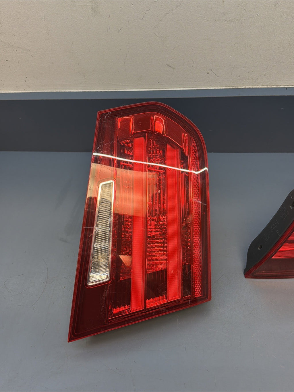 12-15 BMW 3 SERIES F30 F31 REAR Left & Right INNER TRUNK LIGHT 7371112 7371111