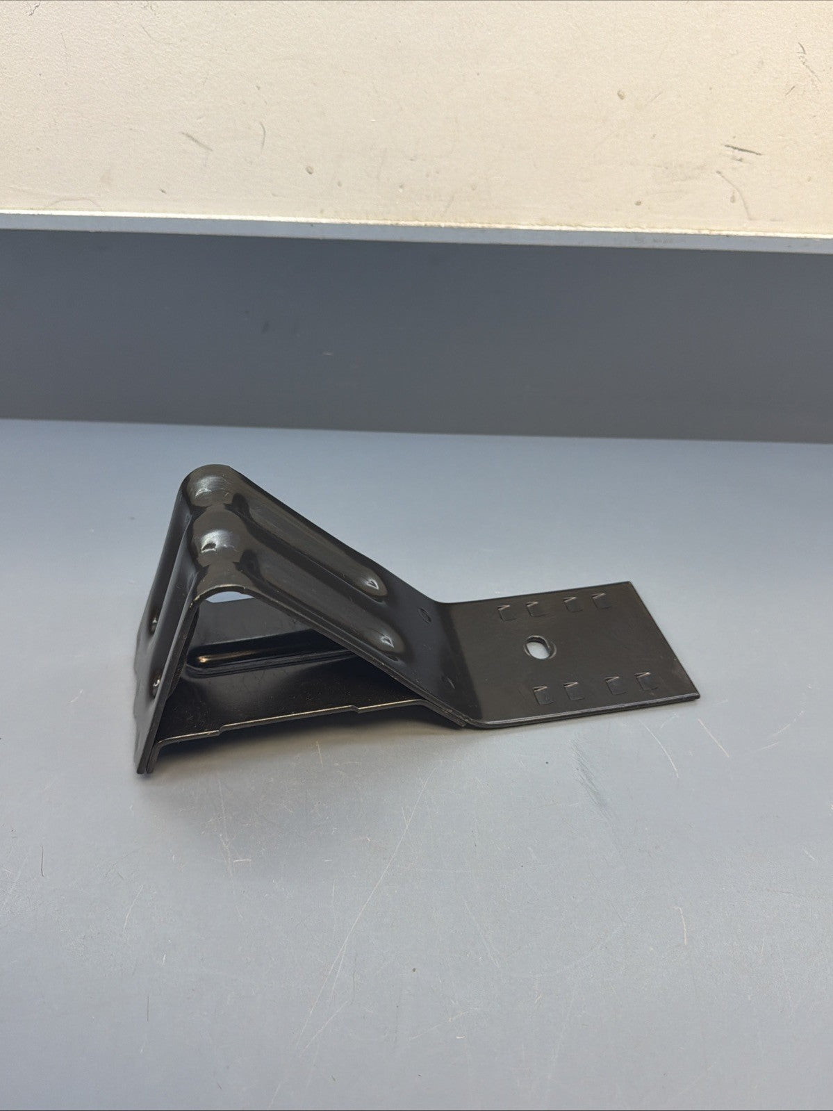 97-06 Bmw E46 3/5/7 Series Z3 Aluminum Wheel Chock Wedge Stopper Holder Oem