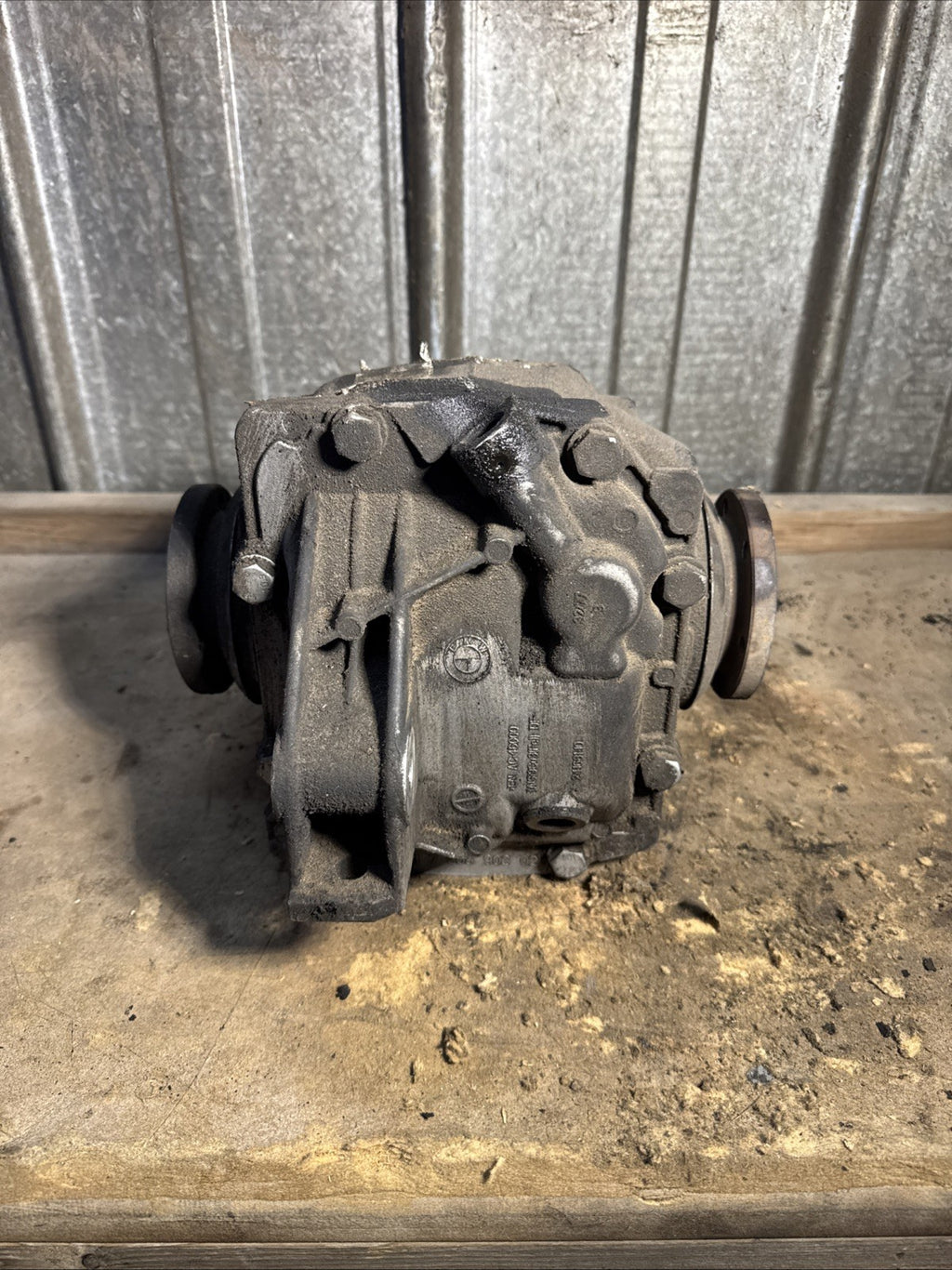 BMW REAR DIFFERENTIAL X3 E83 AUTOMATIC FINAL DRIVE 4.44 7508903