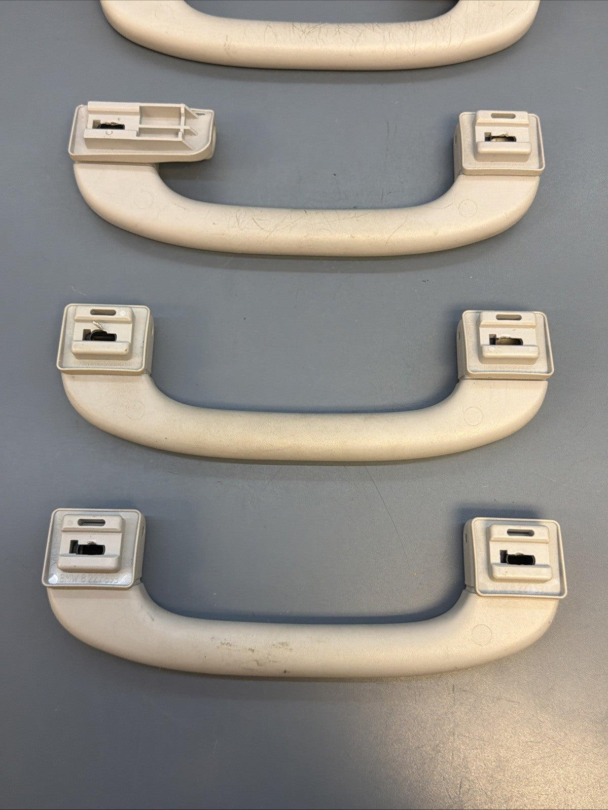 BMW E39 5 SERIES SET OF FOUR INTERIOR GRAB HANDLES 8227593 GREY