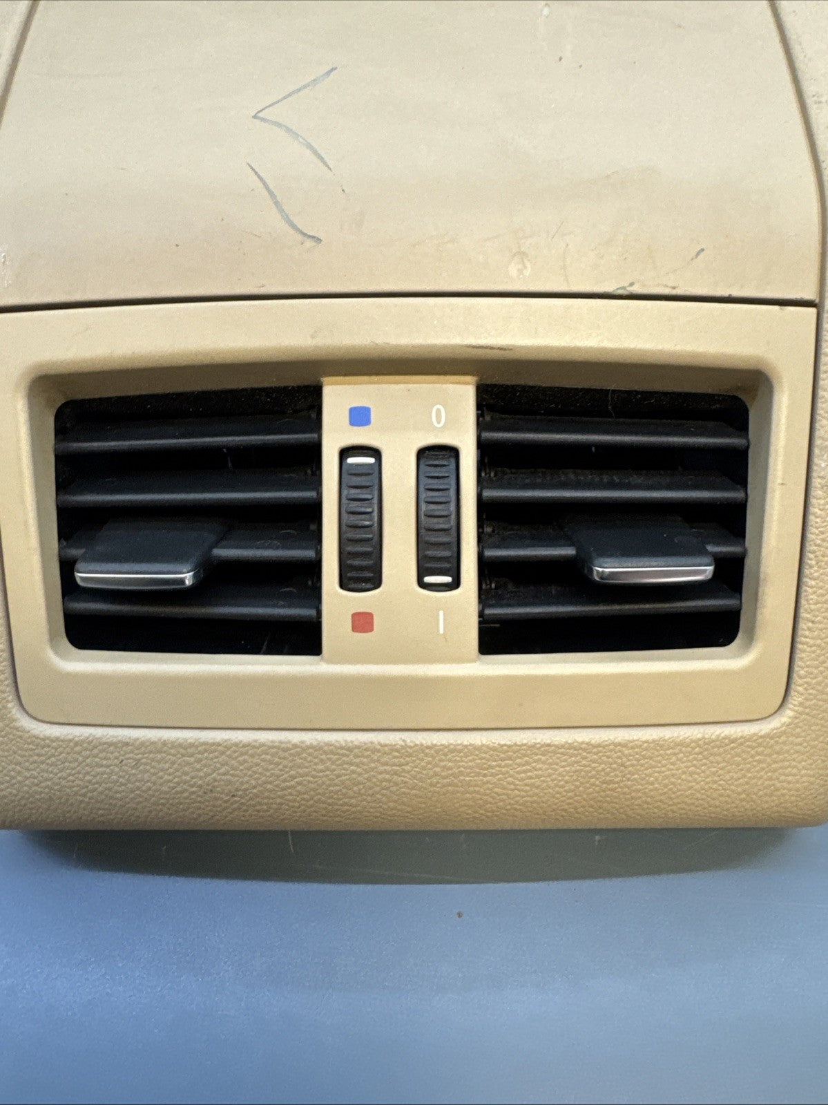 2009-2011 BMW 328i Interior Central Console Rear Air Vent With Trim 7129556 OEM