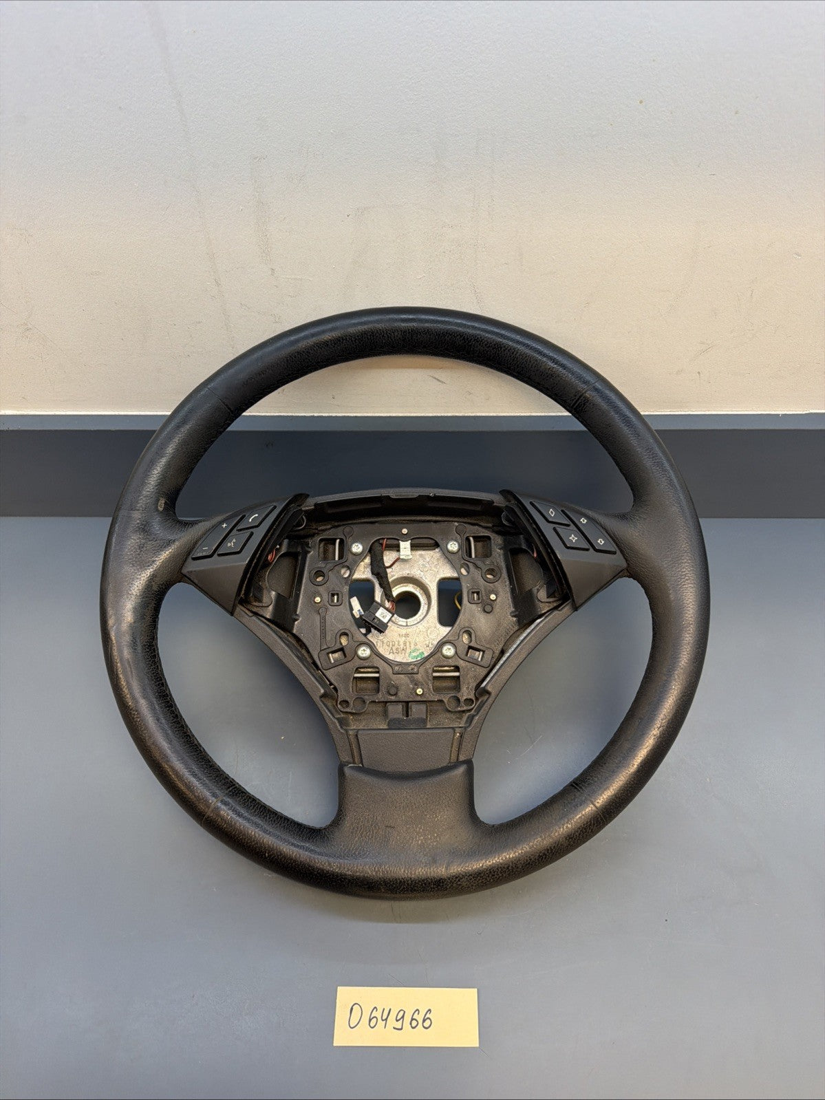 06-10 BMW E60 535i 528i 545i 550i Steering Wheel Non-Sport W/ Controls 3385E6030